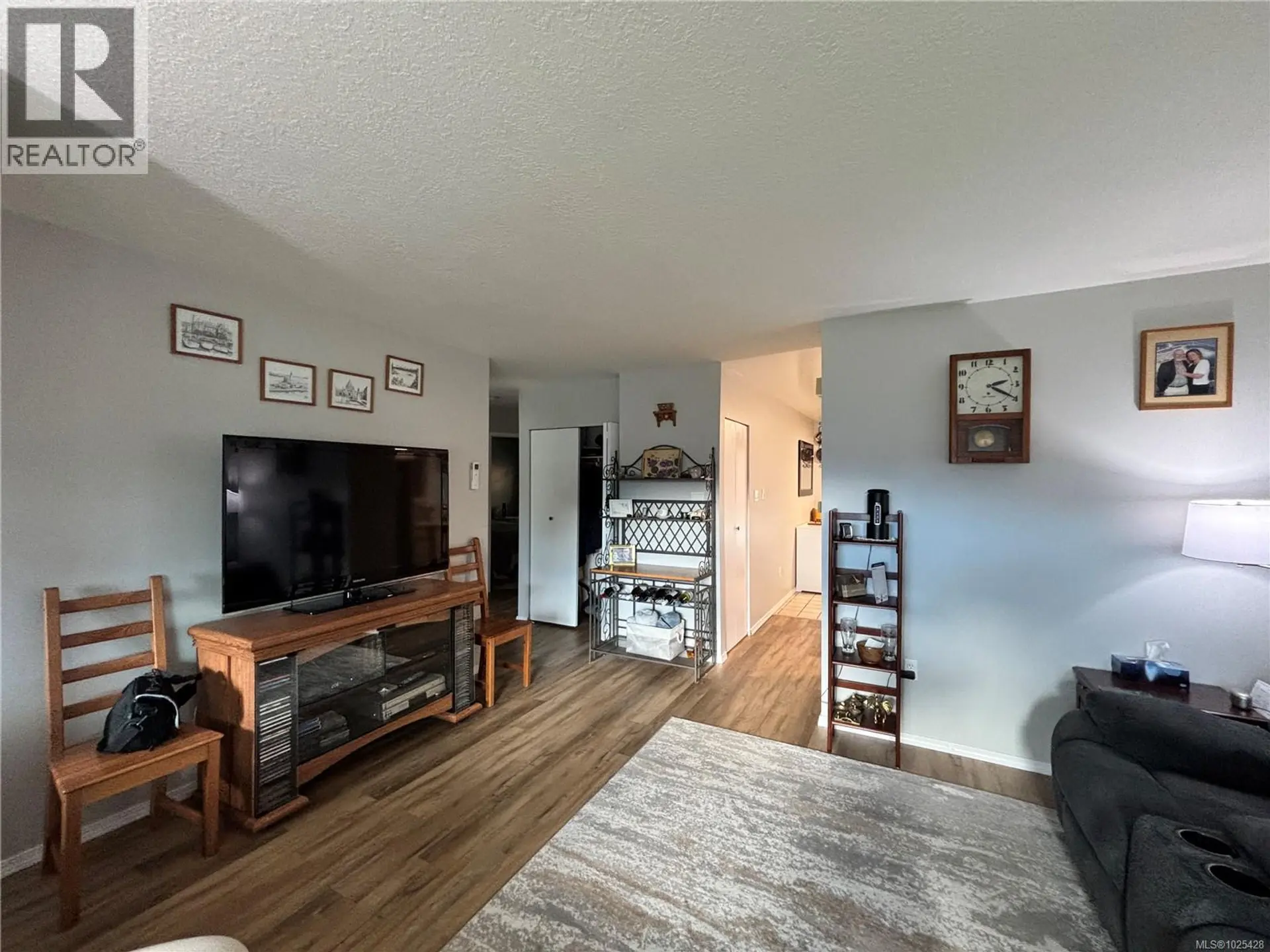 419 Donner Dr - Image 3