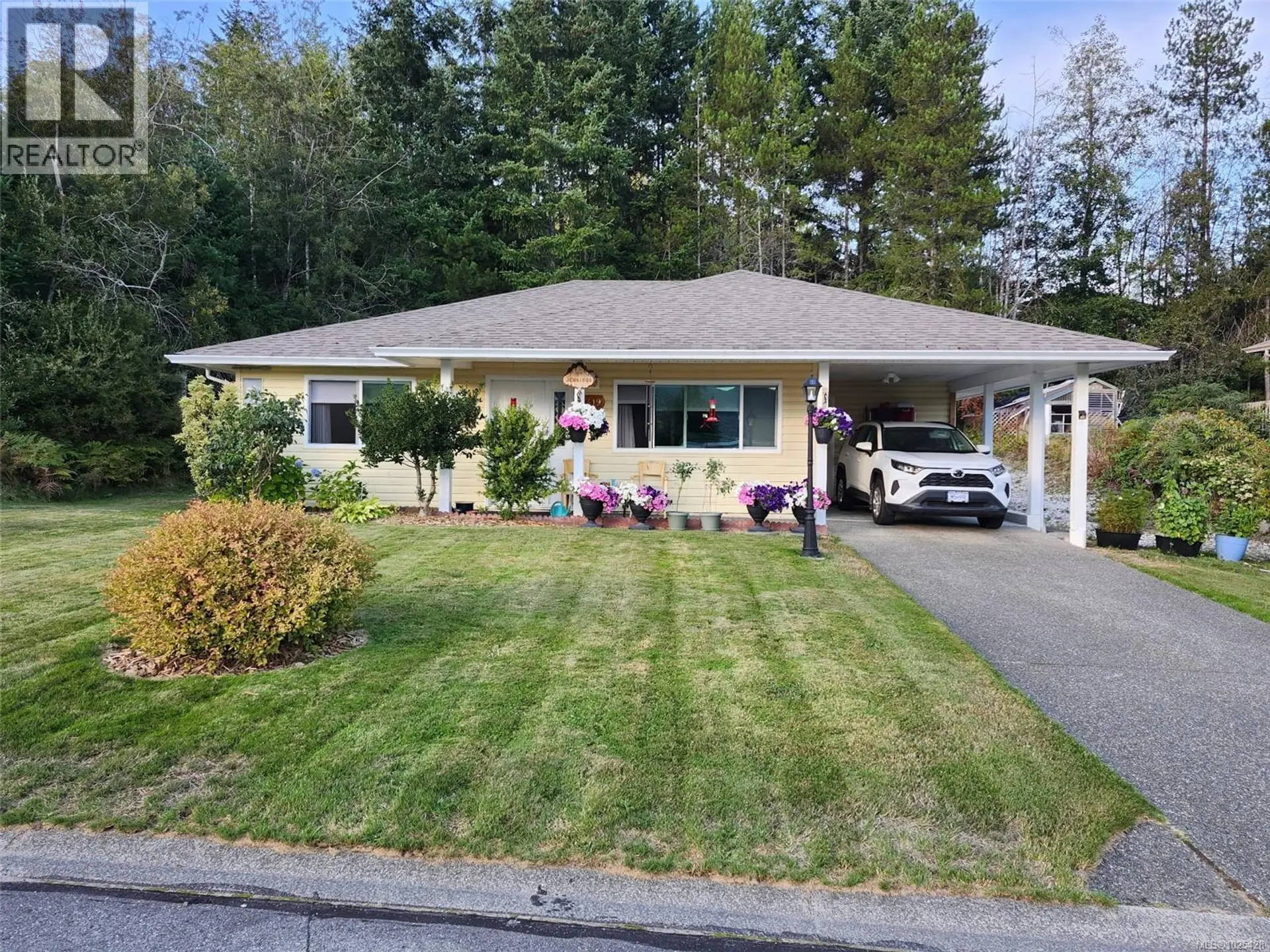 Property at 419 Donner Dr, Gold River, BC