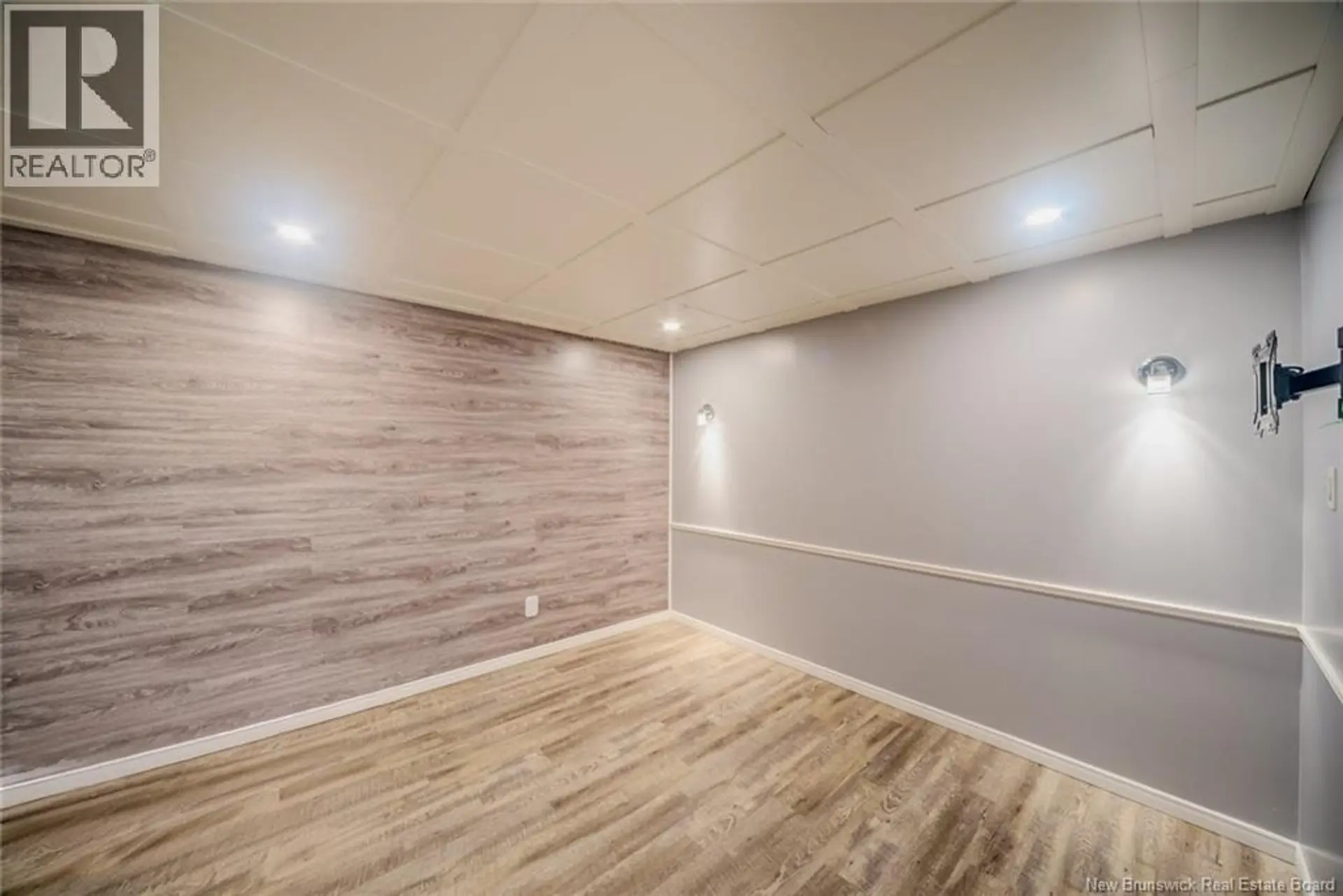159 DAMIEN - Image 12
