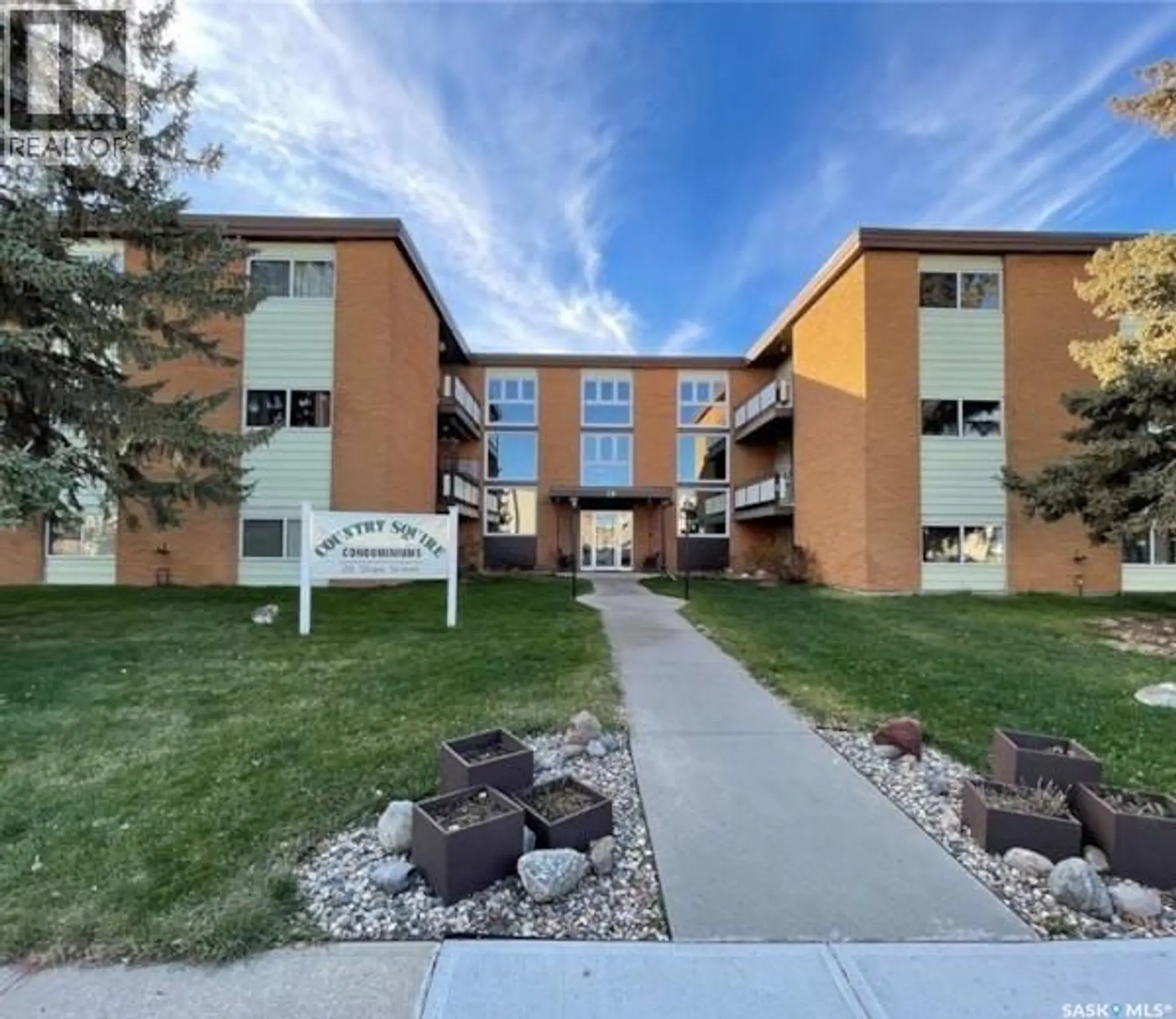 #31 26 Shaw STREET - Image 1