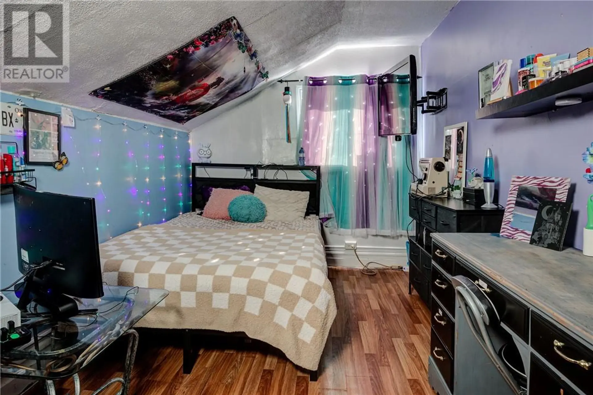 435 CLINTON AVENUE - Image 8
