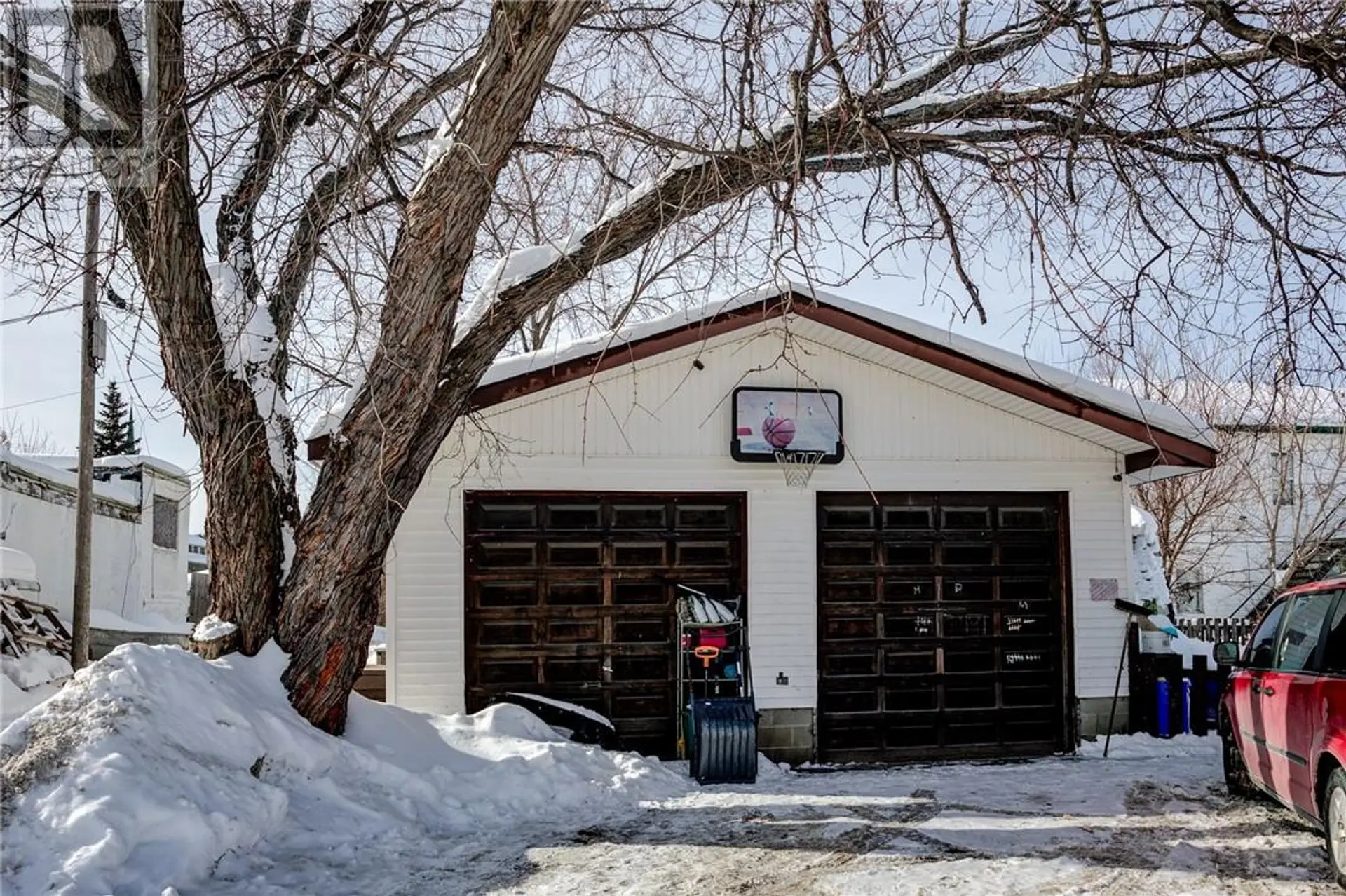435 CLINTON AVENUE - Image 2