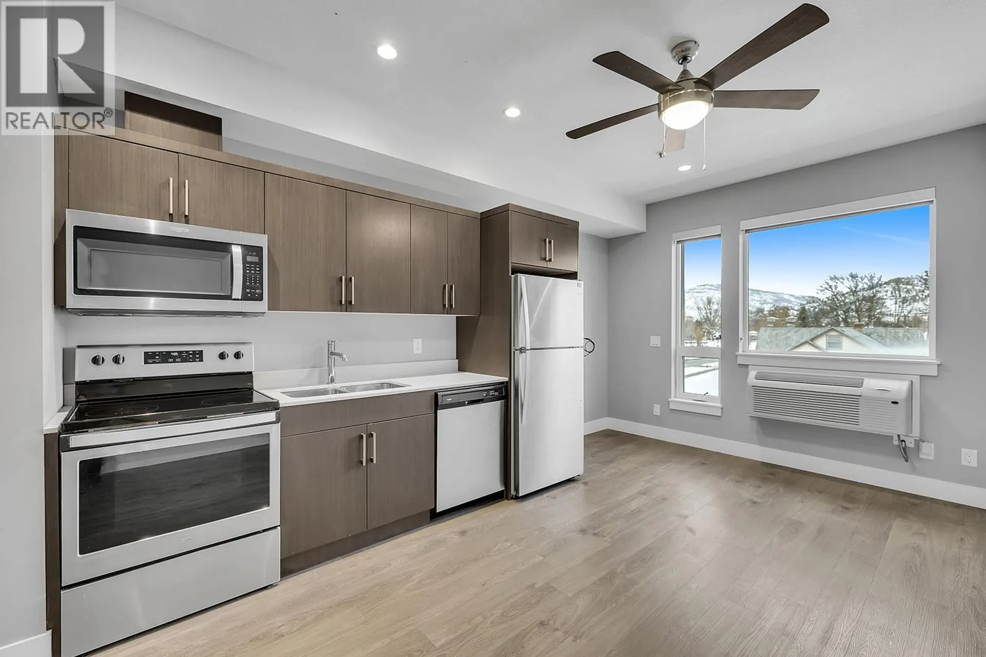 Property at #302 925 Leon Avenue, Kelowna, BC