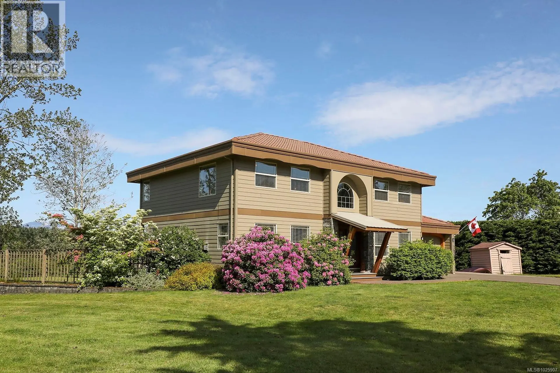 Property at 1675 Chester Pl, Comox, BC