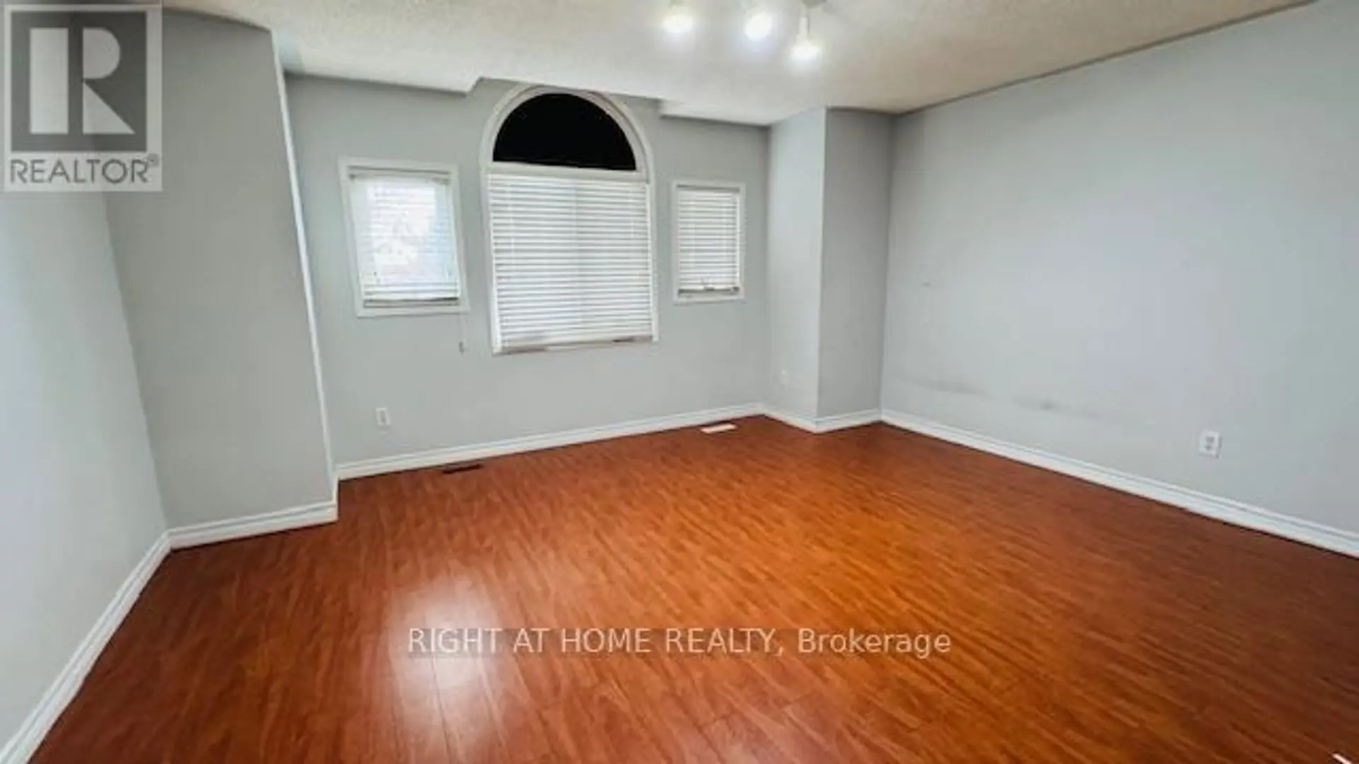 67 SAL CIRCLE - Image 7
