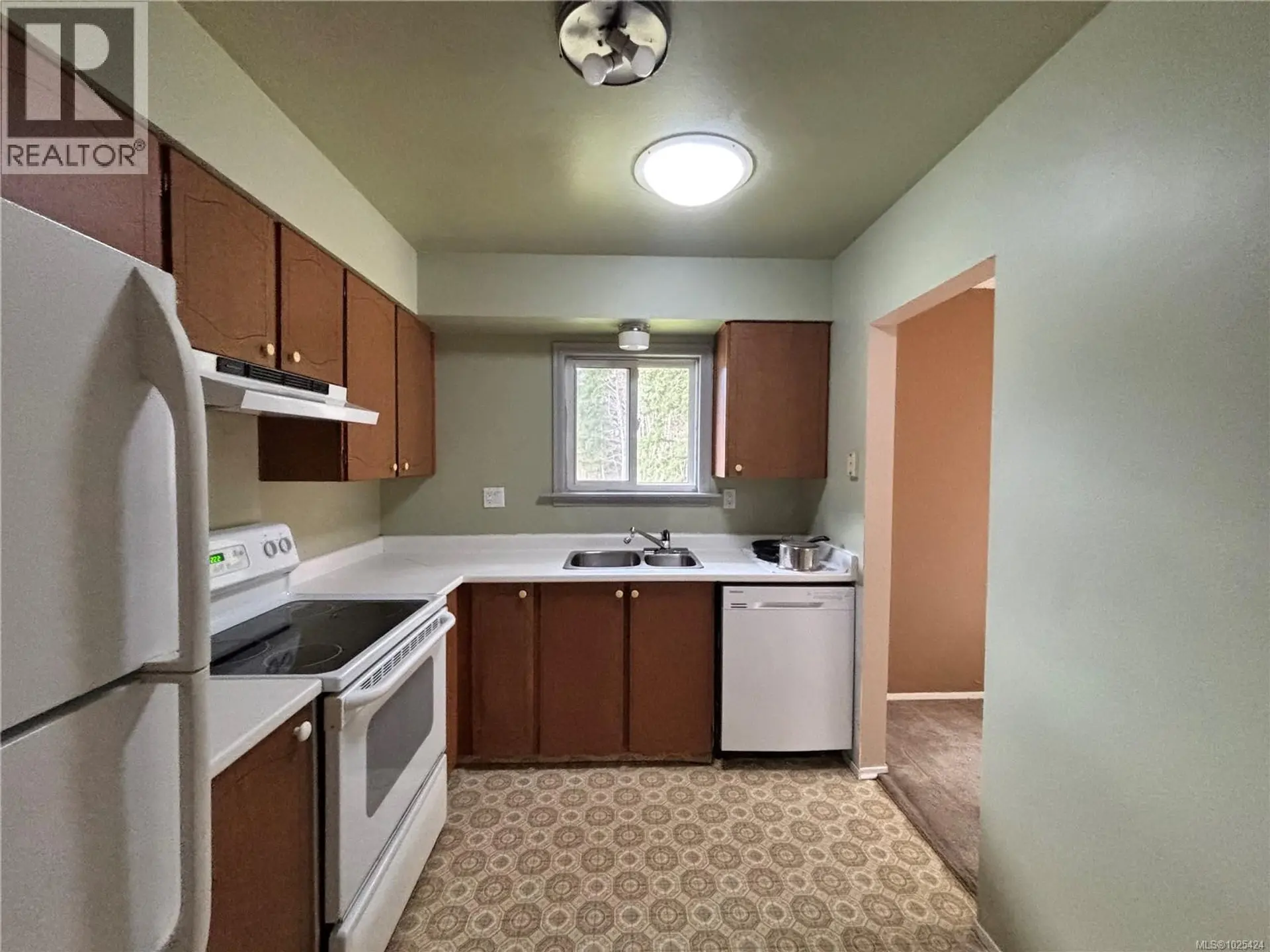 649 Nimpkish Dr - Image 2