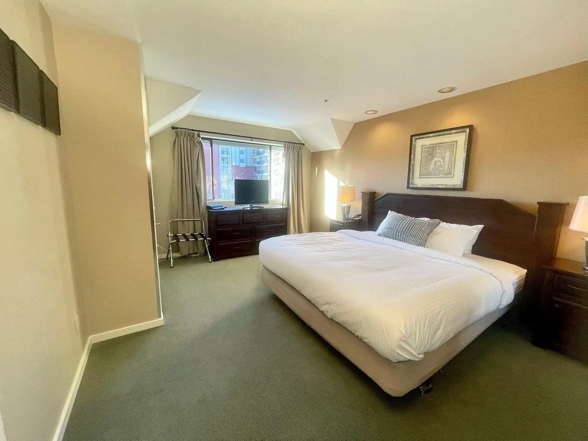 #Week 11 902-4293 Mountain Square - Image 12