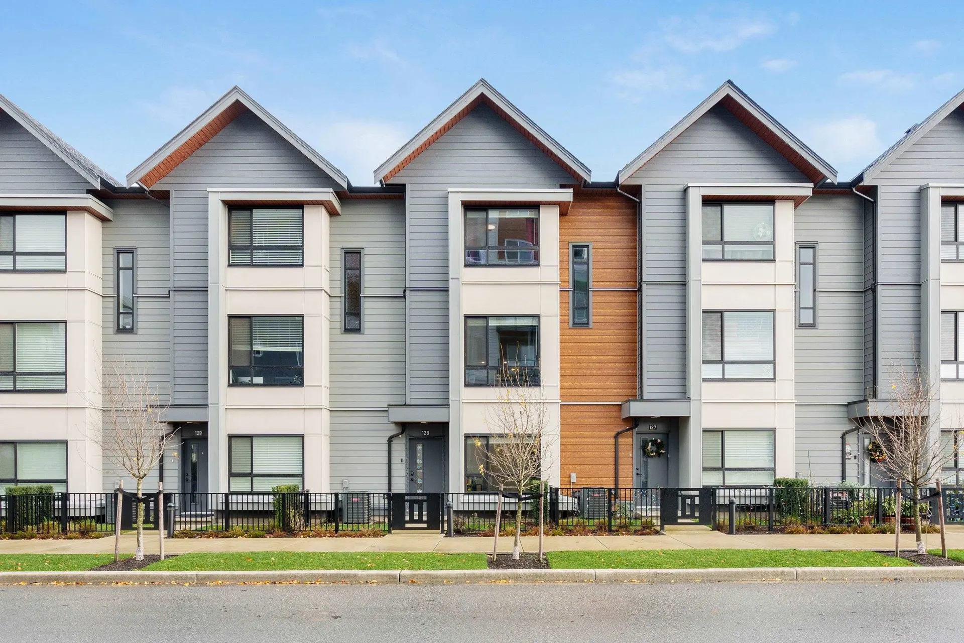 Property at #128 30530 Cardinal Avenue, Abbotsford, BC