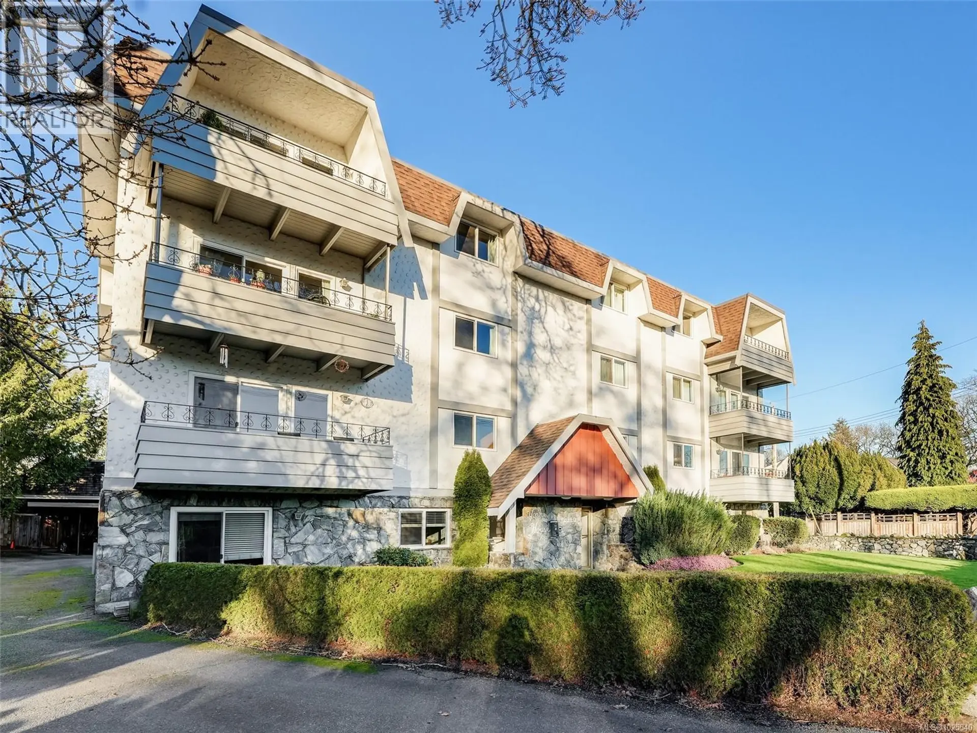 Property at #302 2340 Oak Bay Ave, Oak Bay, BC