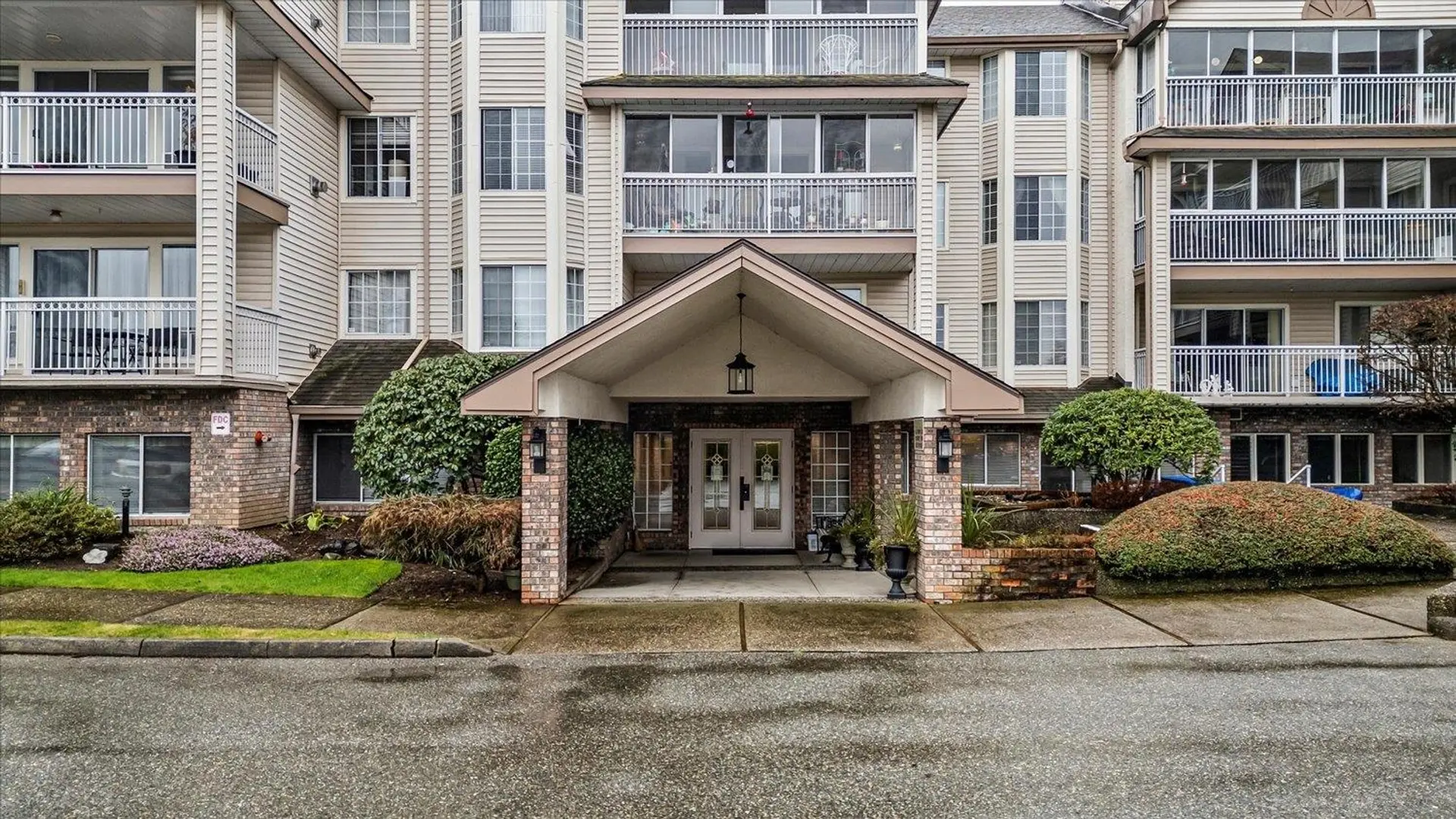Property at #307 2491 Gladwin Road, Abbotsford, BC