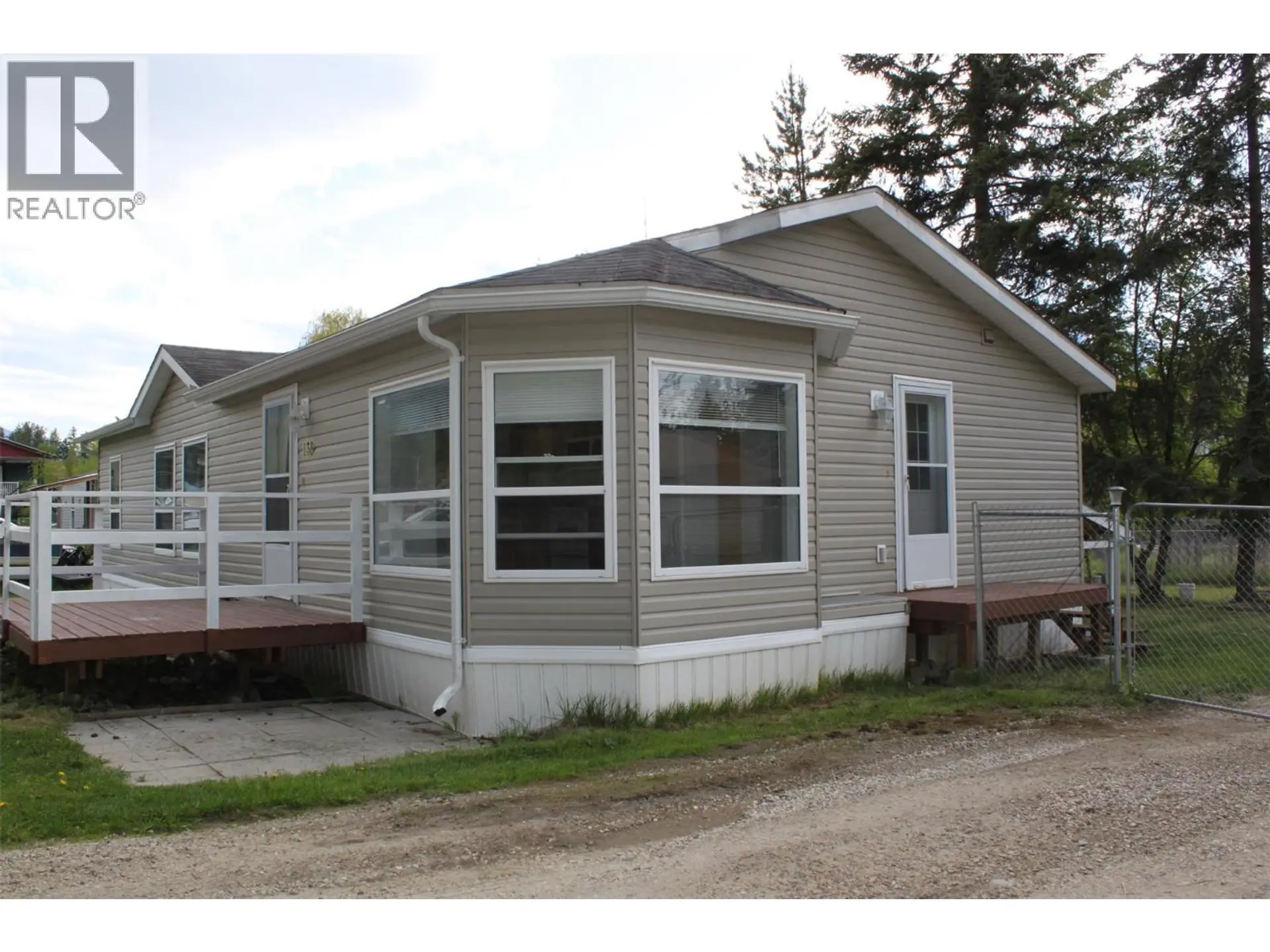 138 Cotswold Road - Image 1