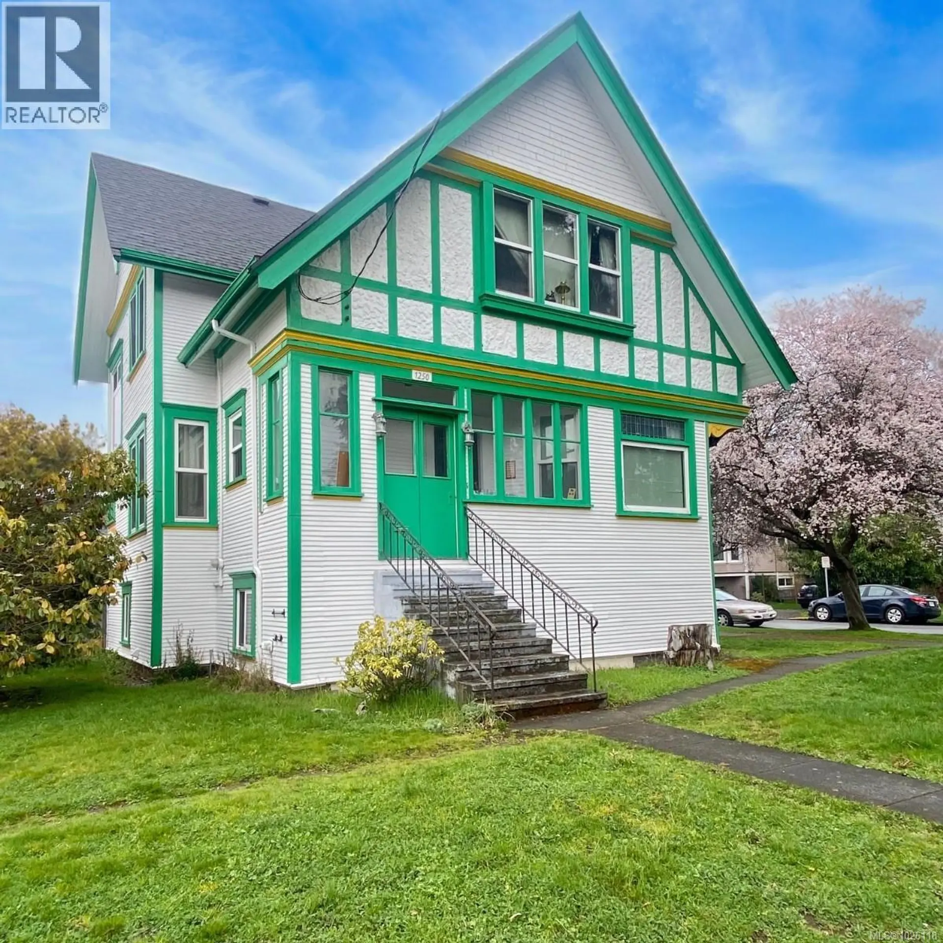 Property at 1250 Fairfield Rd, Victoria, BC