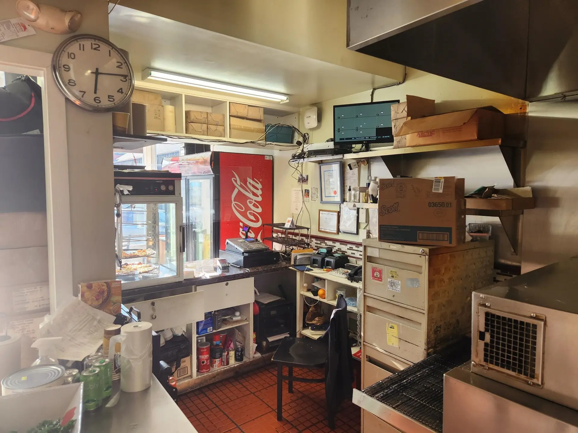 613 E Broadway - Image 6