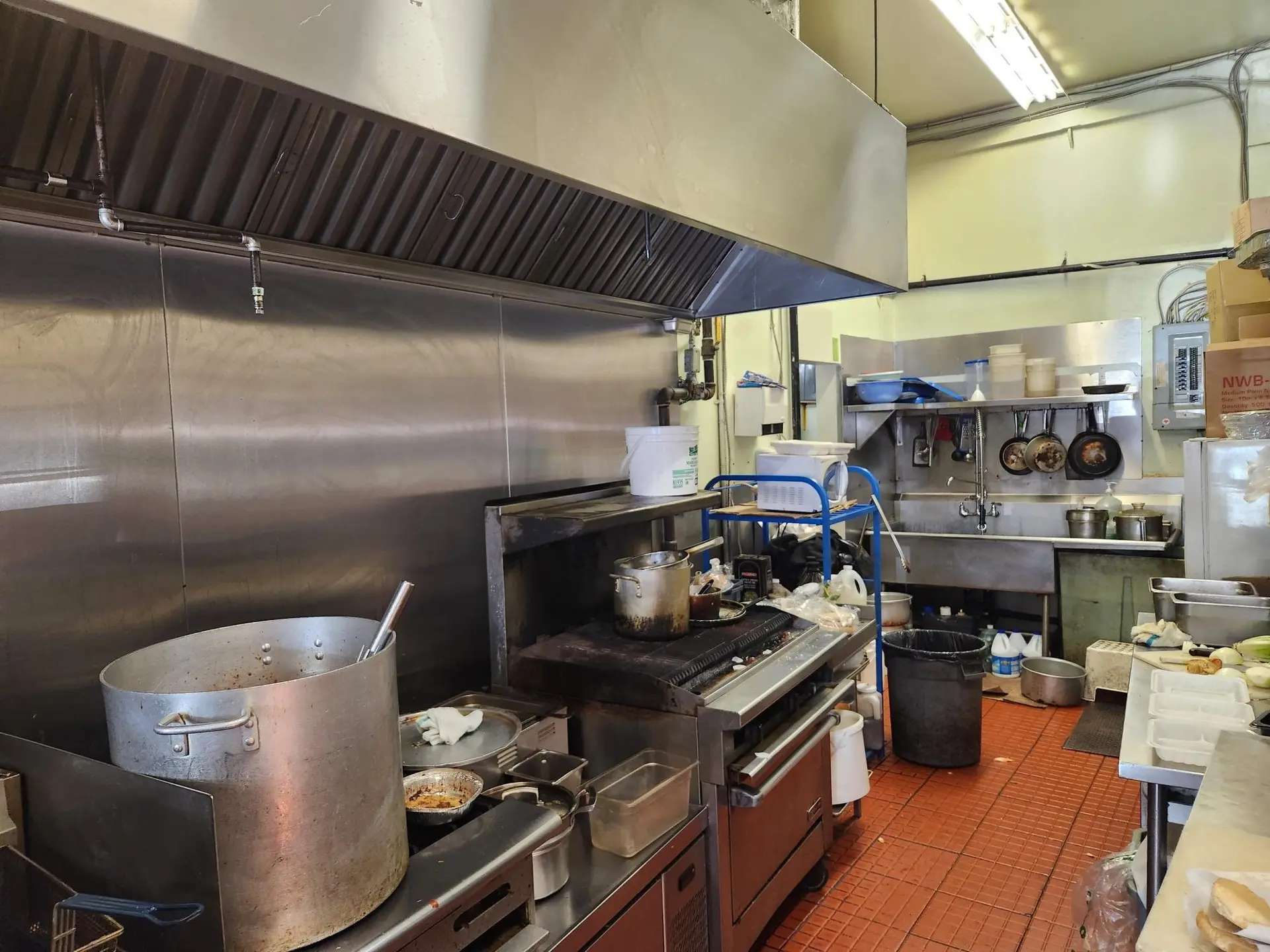 613 E Broadway - Image 5