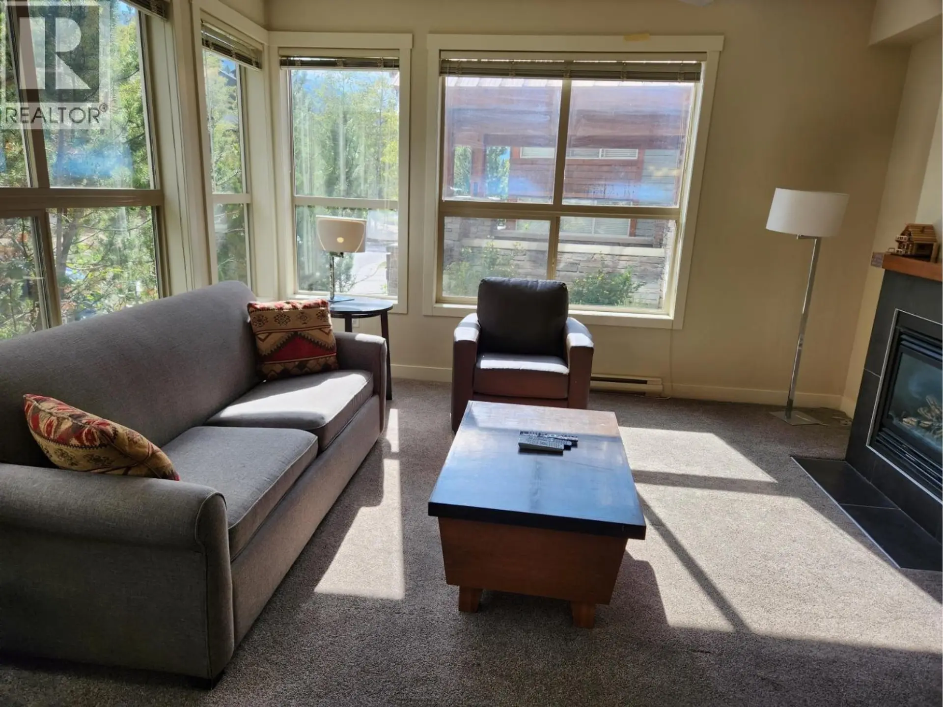 #211A 2049 SUMMIT Drive - Image 4