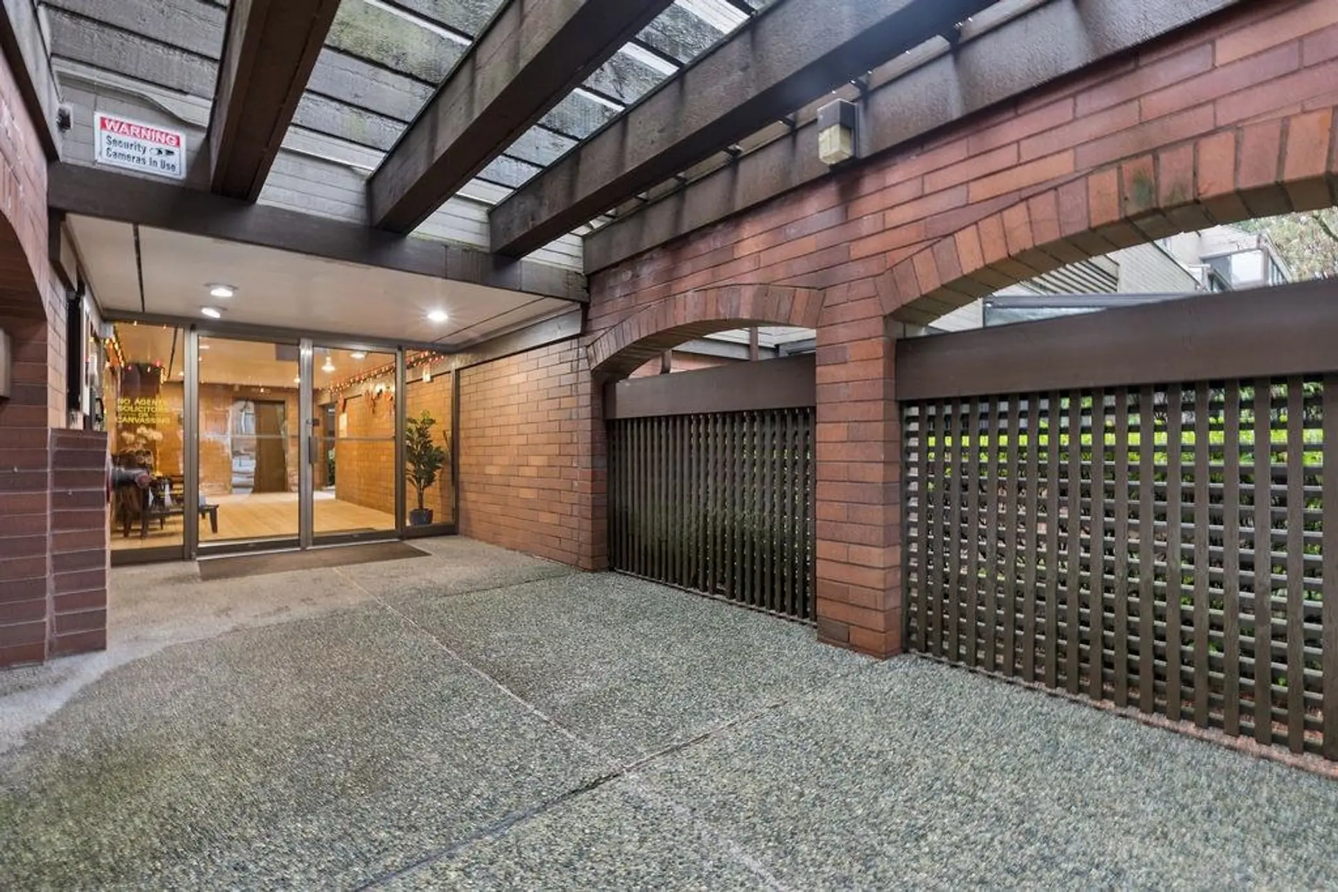 #211 444 W 49th Avenue - Image 2