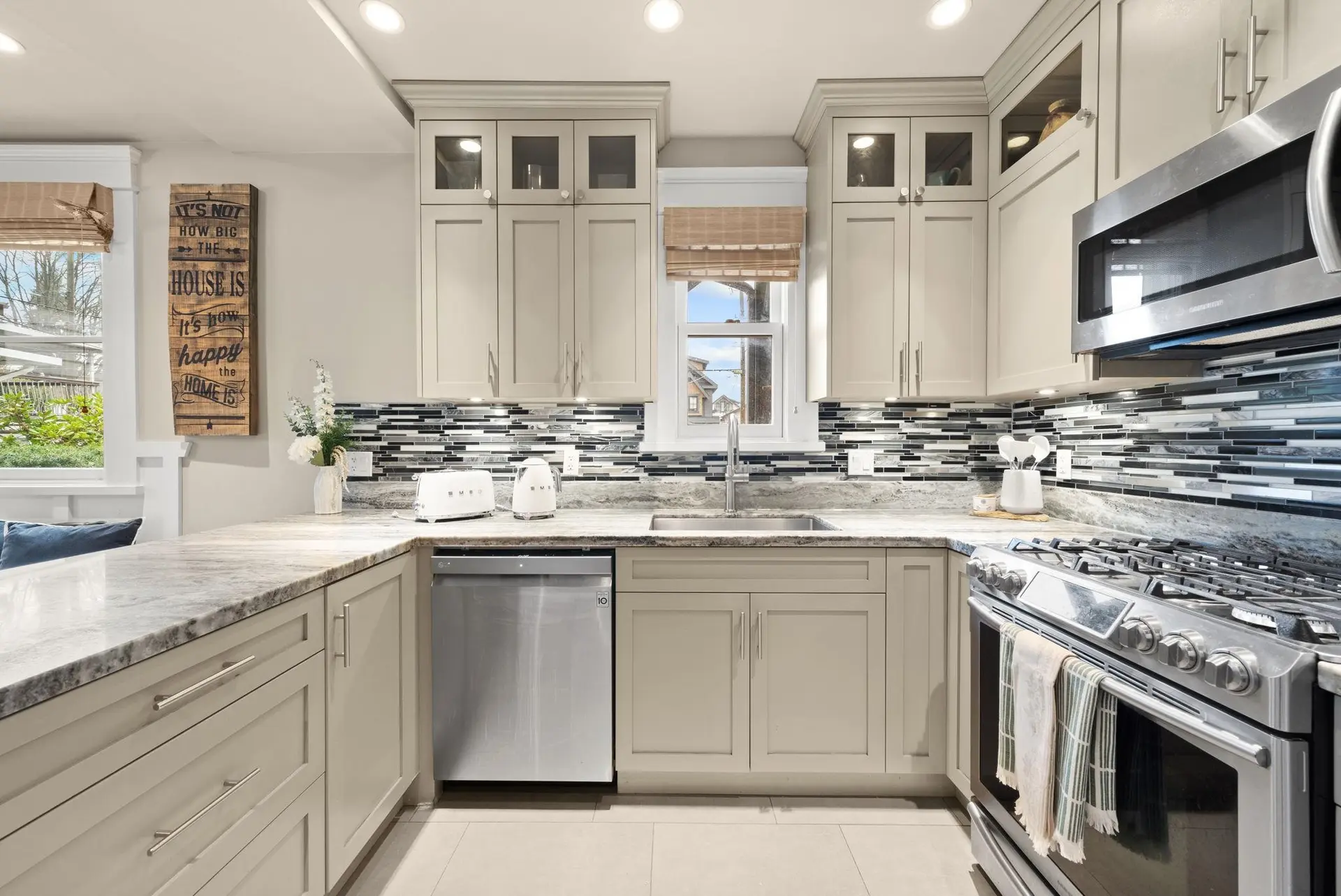 2576 Oxford Street - Image 6