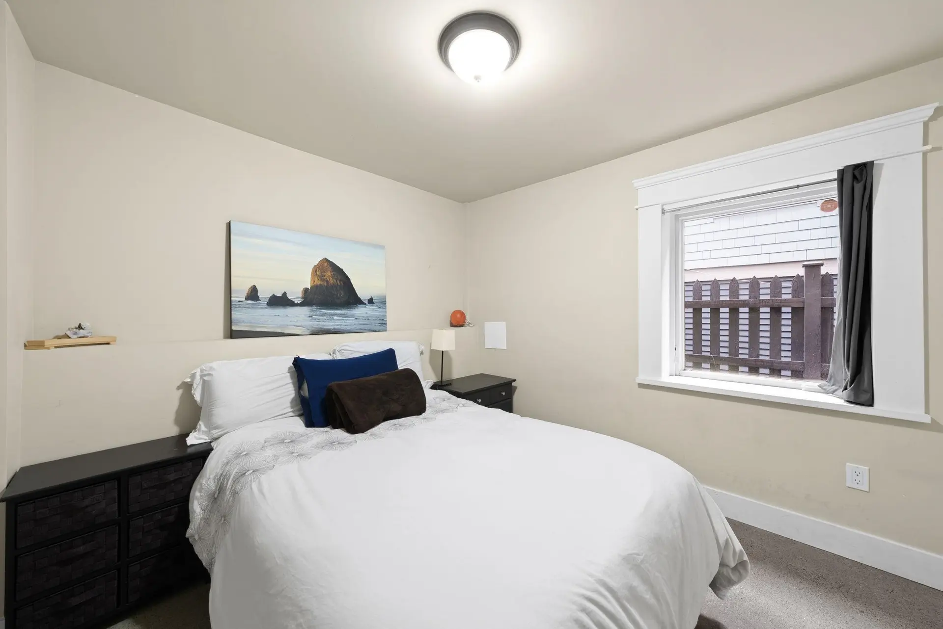 2576 Oxford Street - Image 13