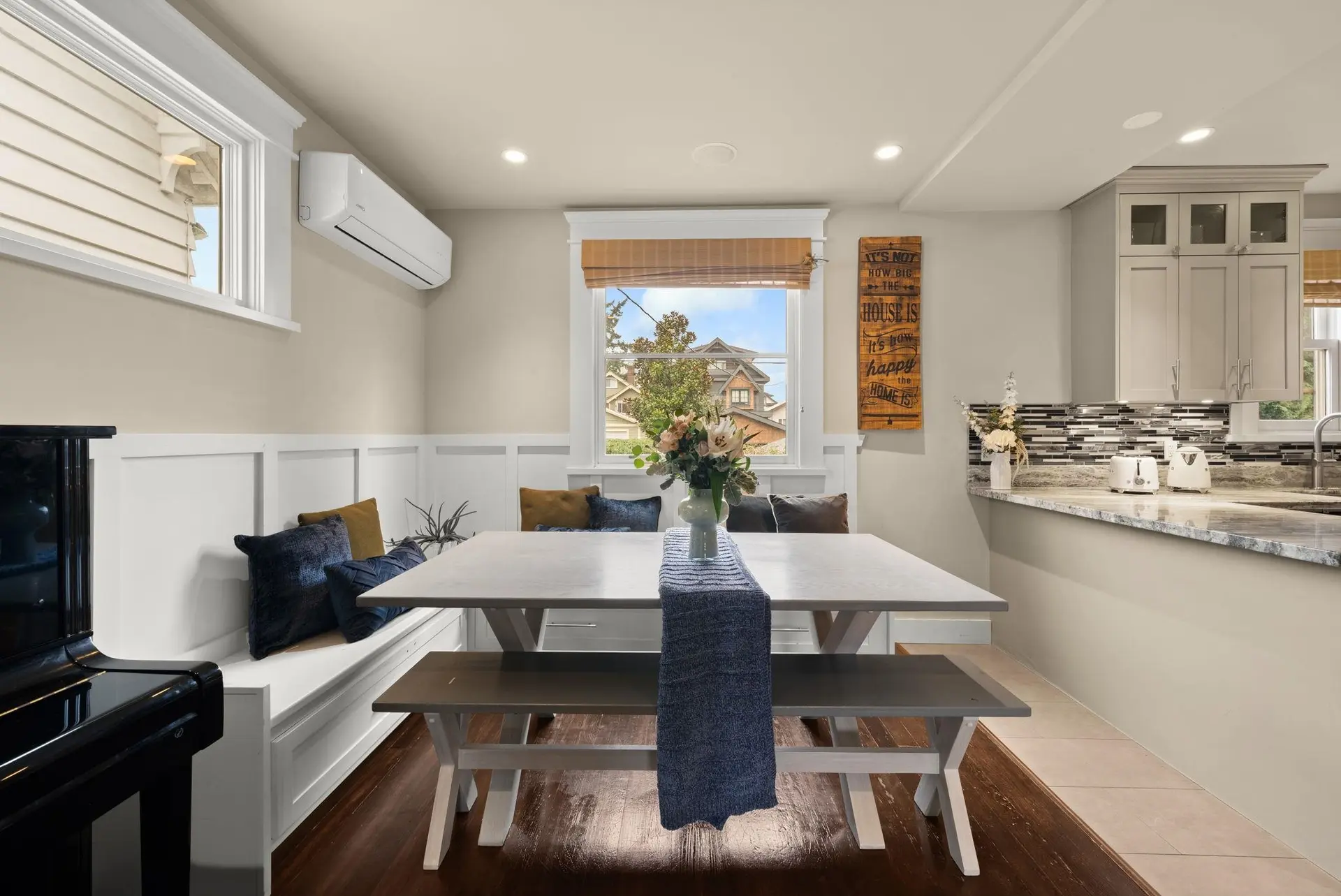 2576 Oxford Street - Image 8
