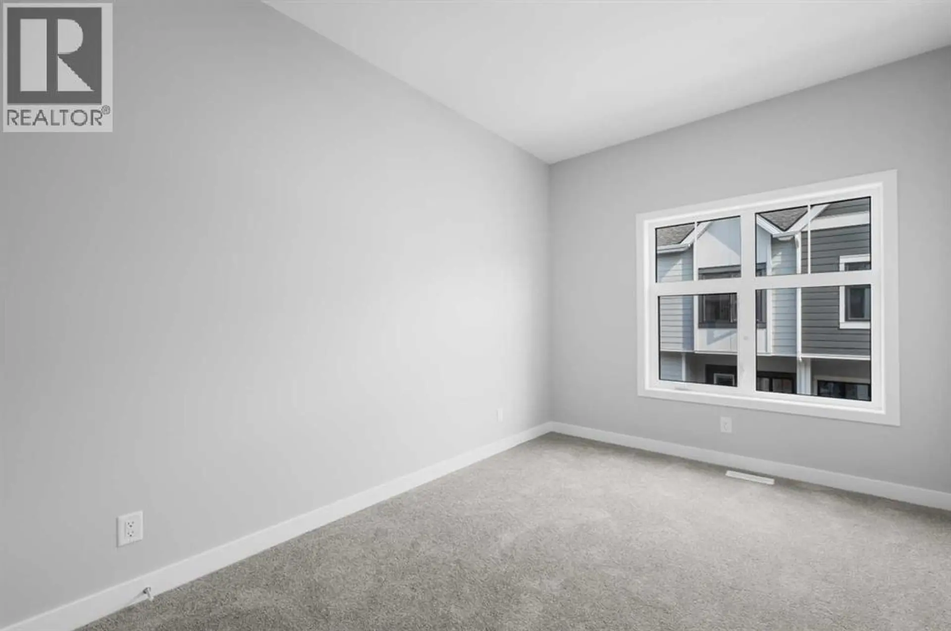 607 MAHOGANY ROAD SE - Image 11