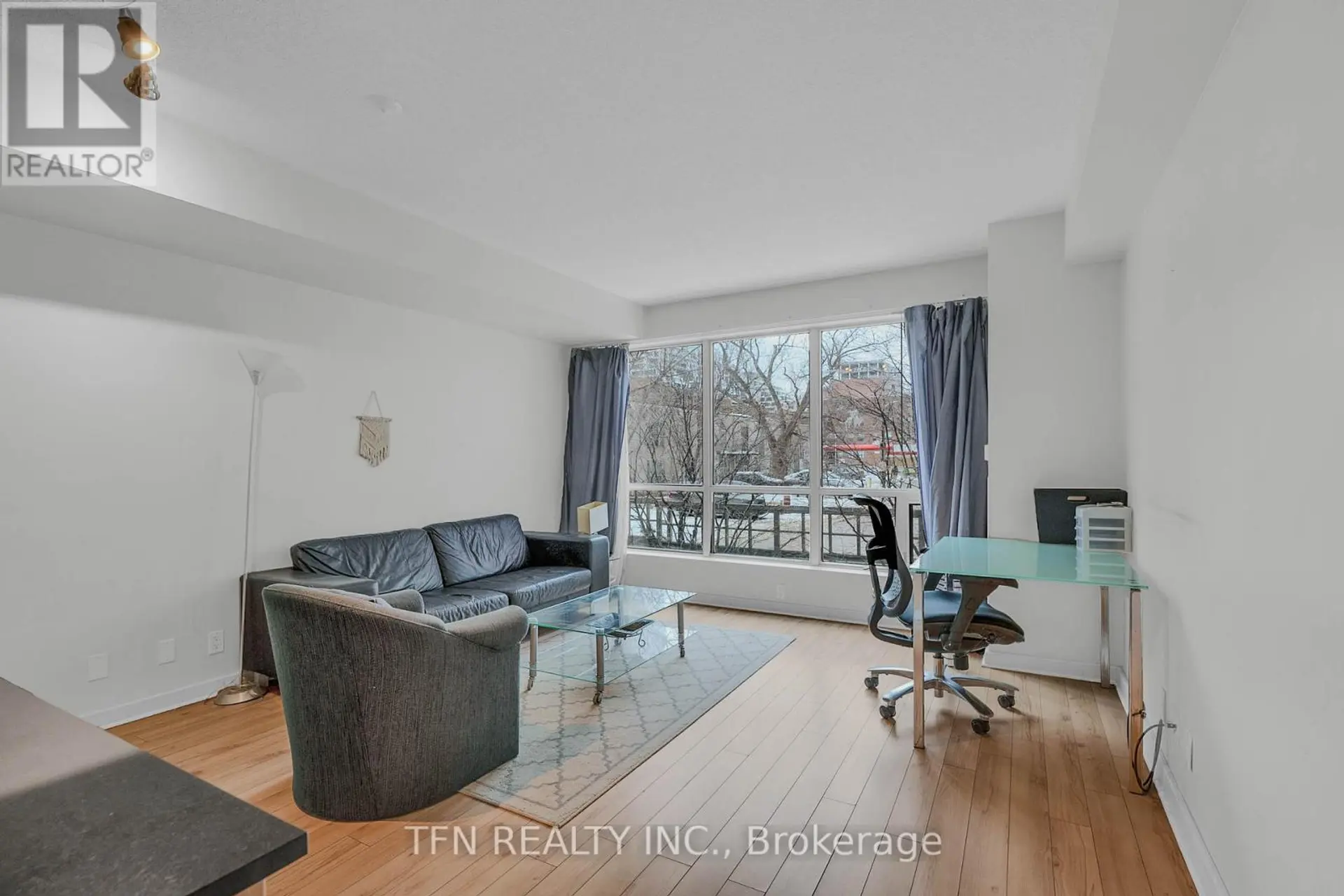 #M22 350 WELLINGTON STREET W - Image 9