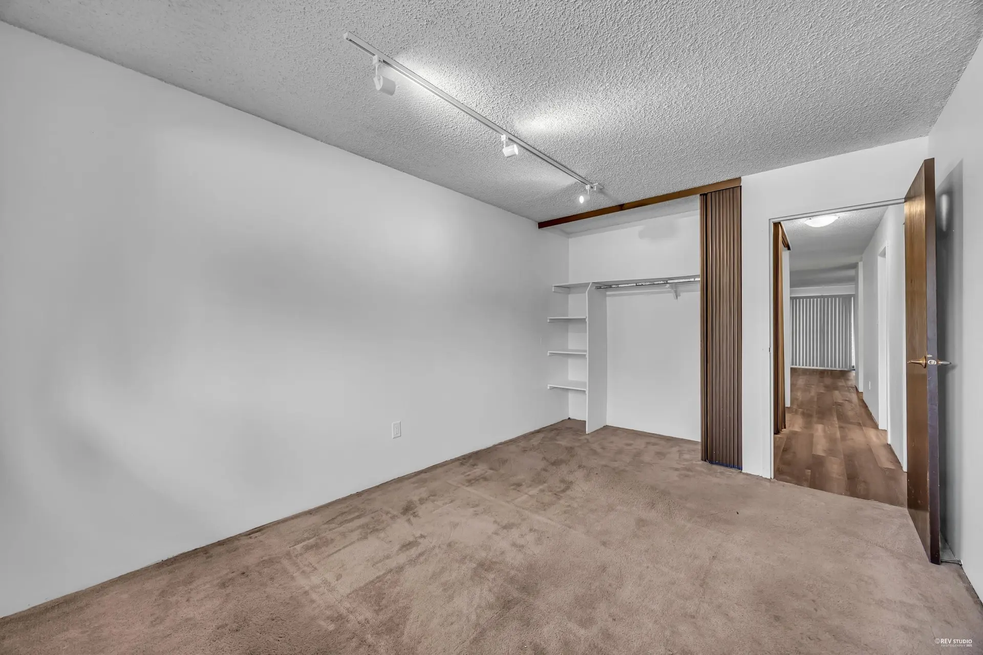 10580 Holly Park Lane - Image 12