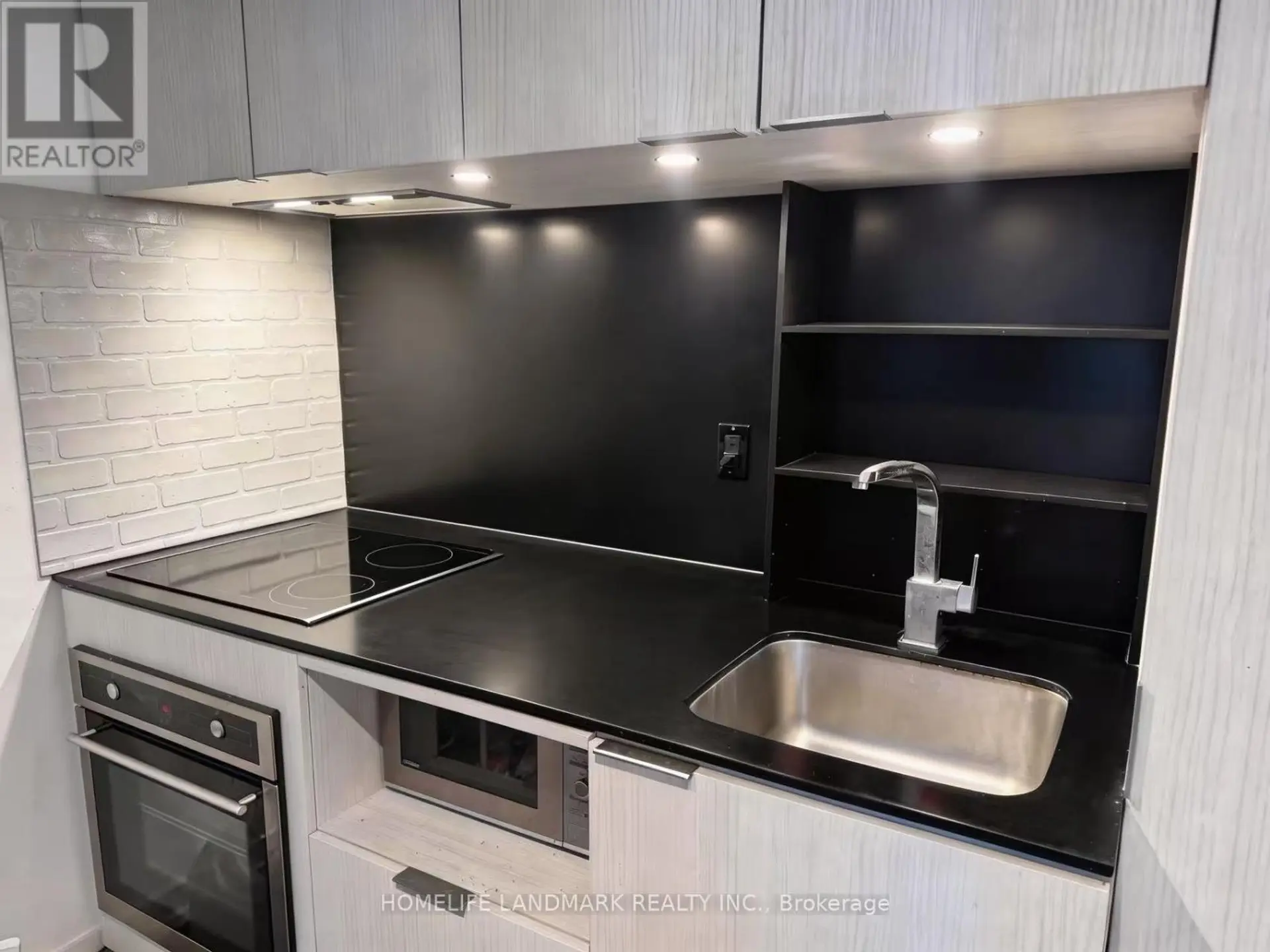 #1805 77 SHUTER STREET - Image 4