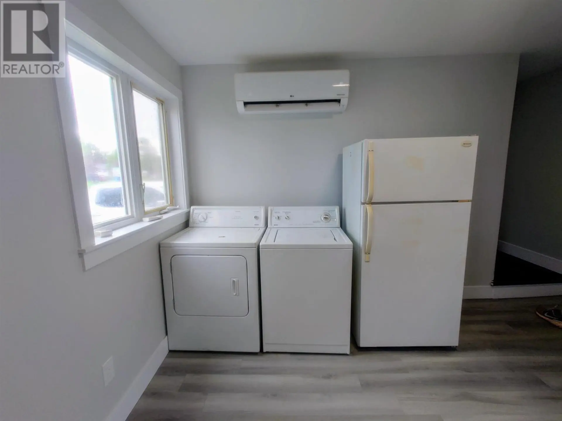 41 MAIN DRIVE EAST - Image 13