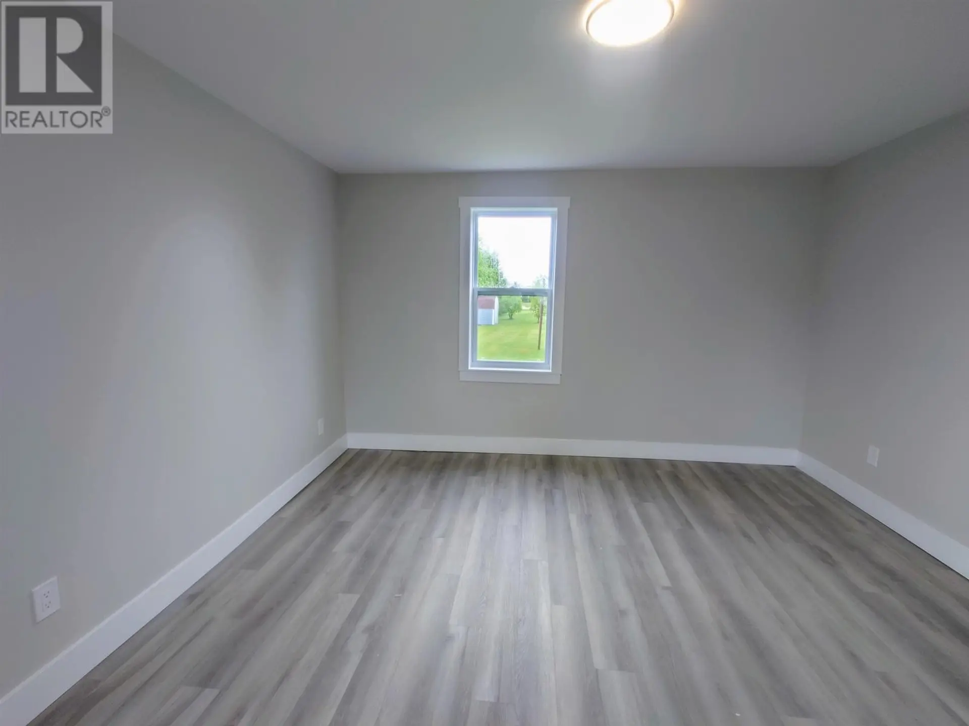 41 MAIN DRIVE EAST - Image 17