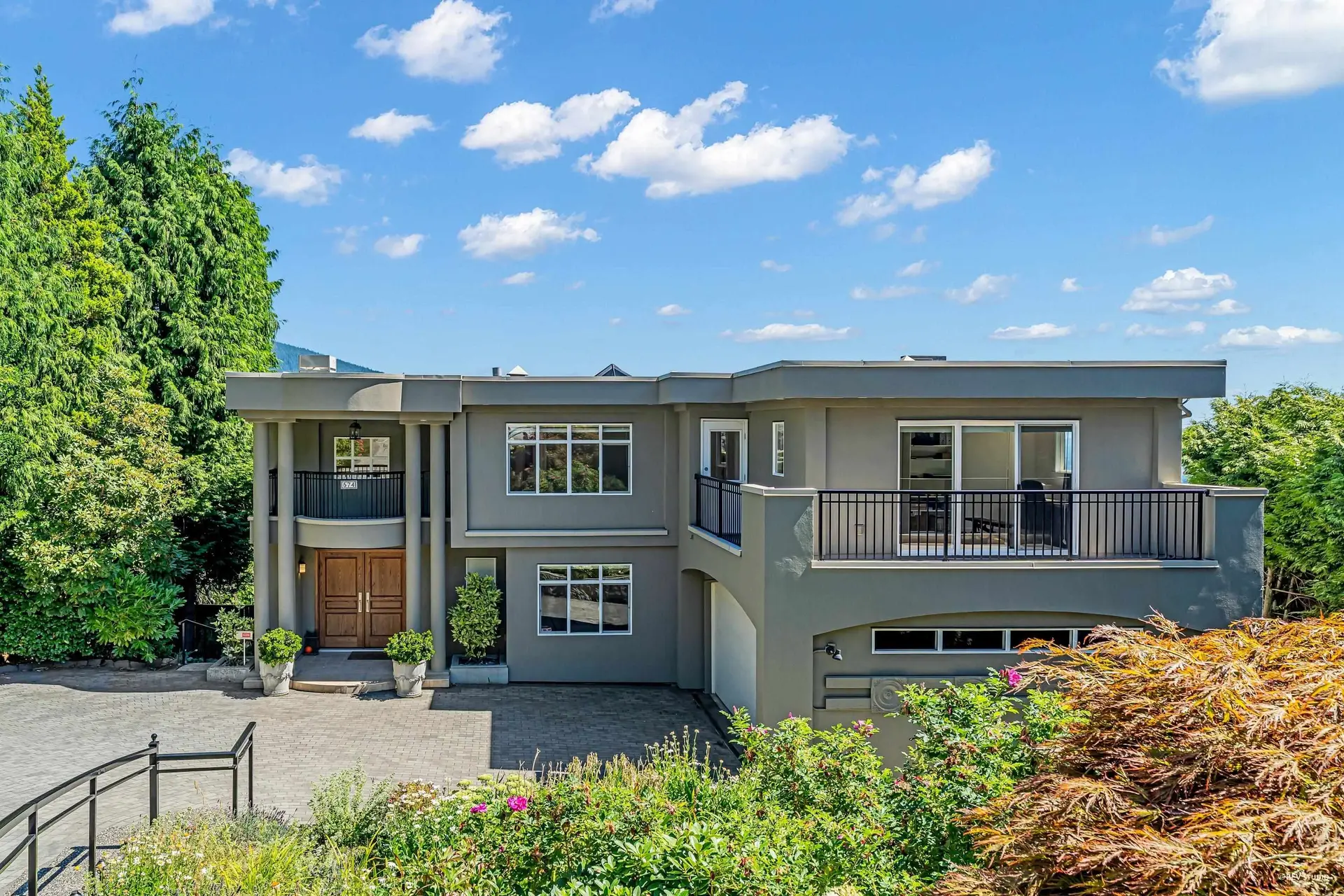 Property at 574 St. Andrews Place, West Vancouver, BC