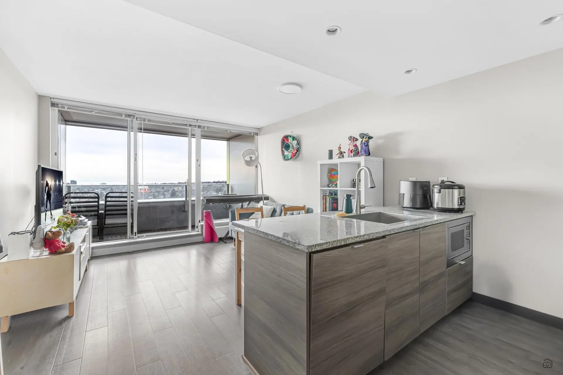 #2605 488 SW Marine Drive - Image 3