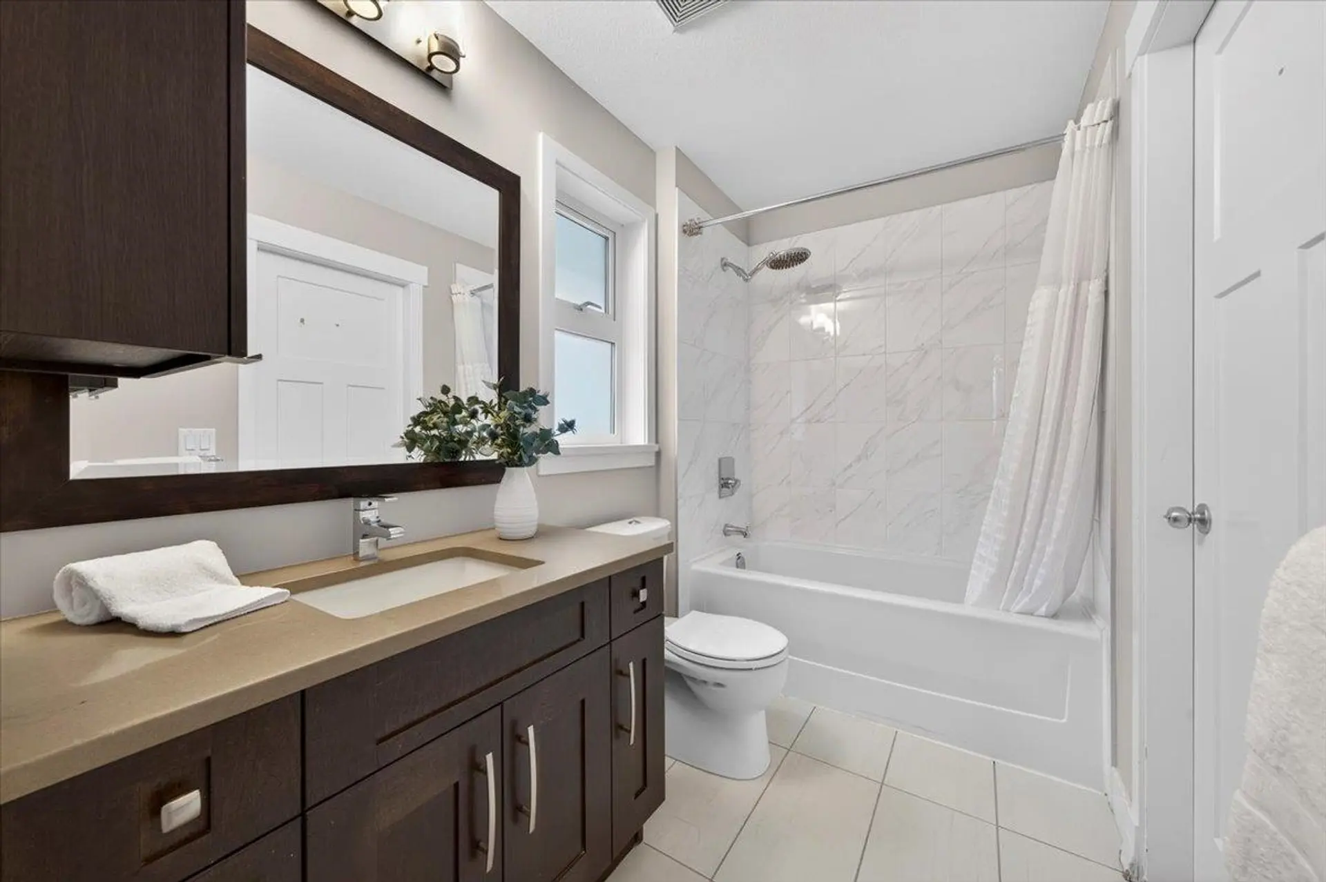 2879 160a Street - Image 16