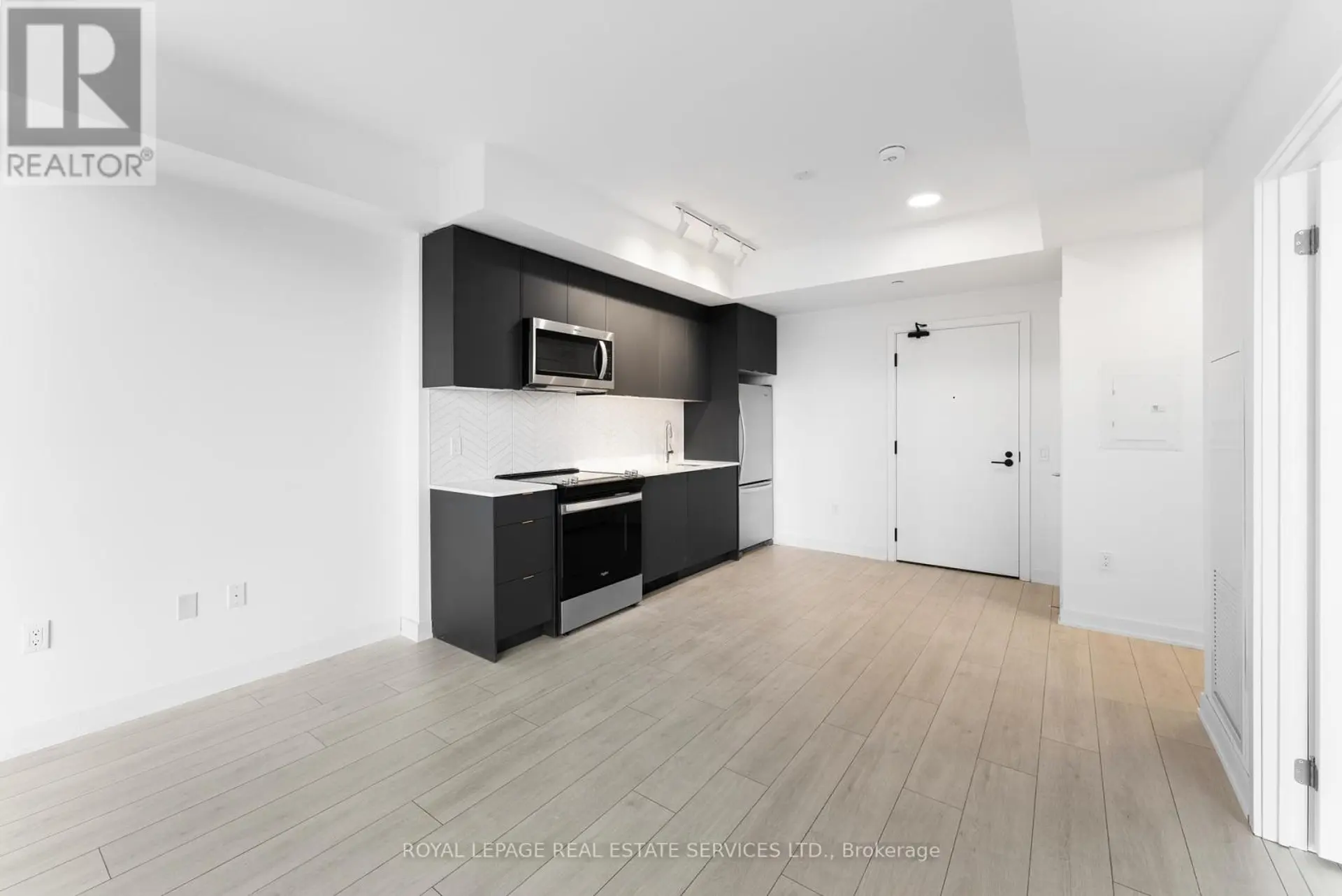 #601 1606 CHARLES STREET - Image 4