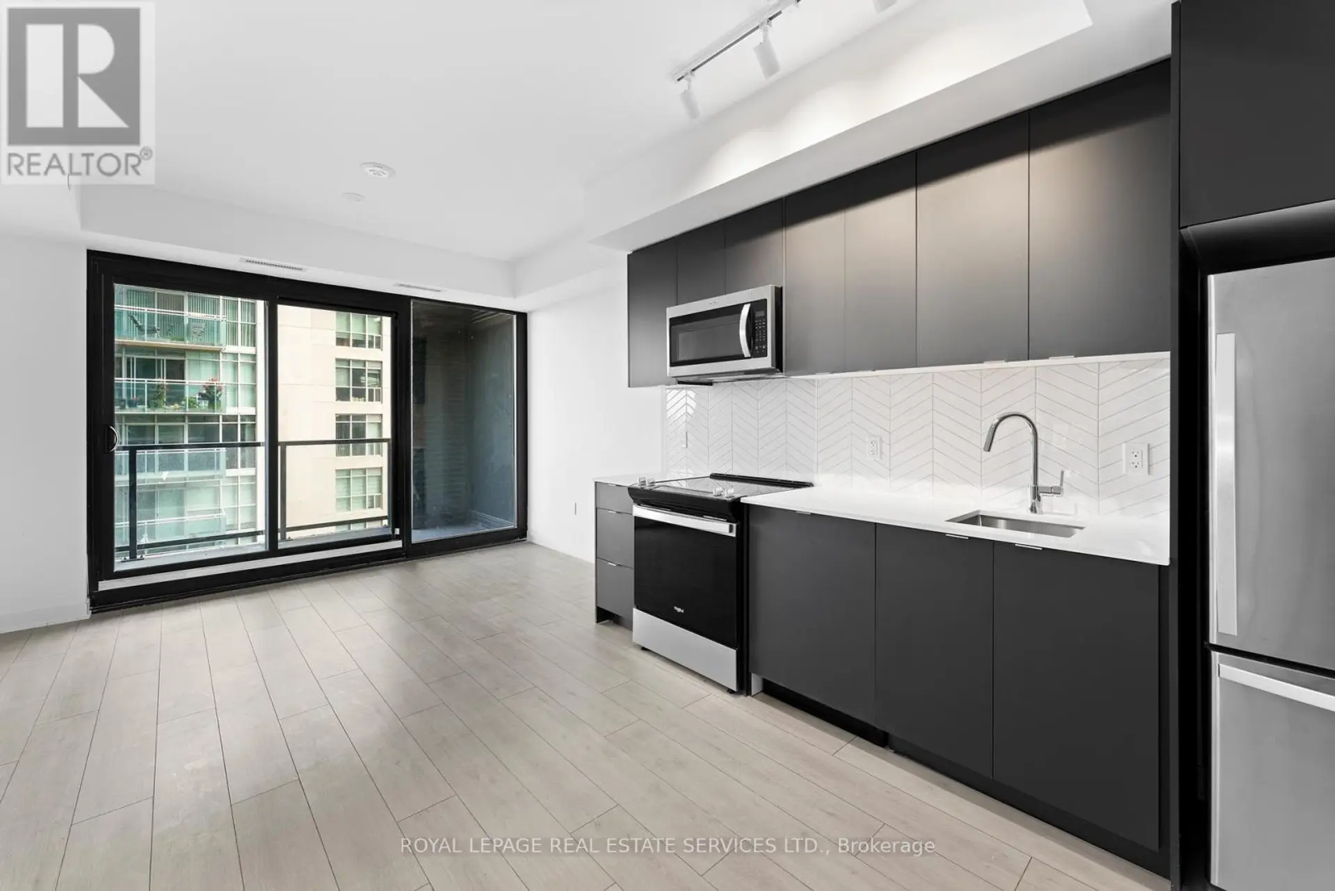 #601 1606 CHARLES STREET - Image 6