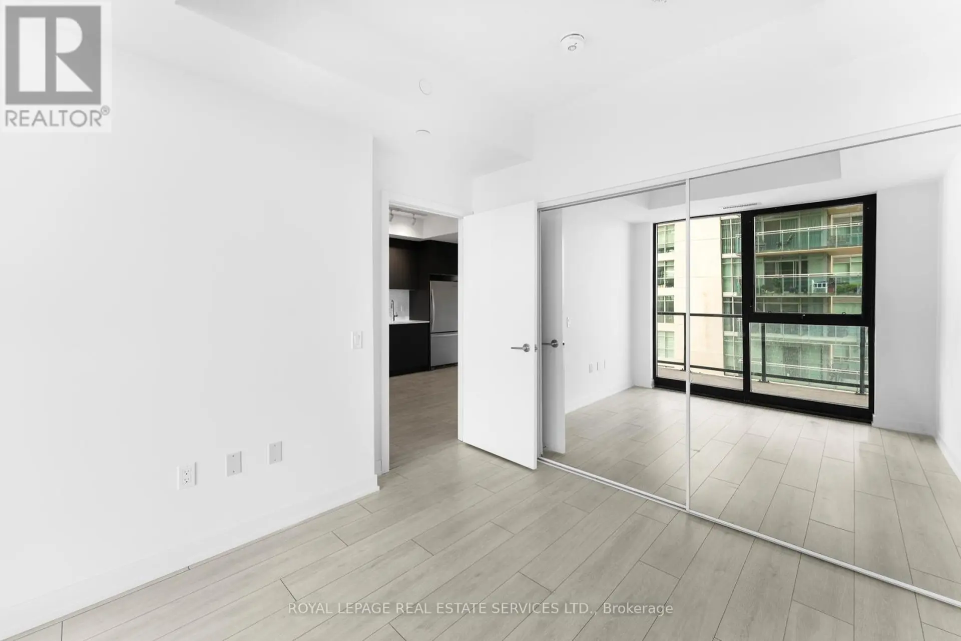 #601 1606 CHARLES STREET - Image 8