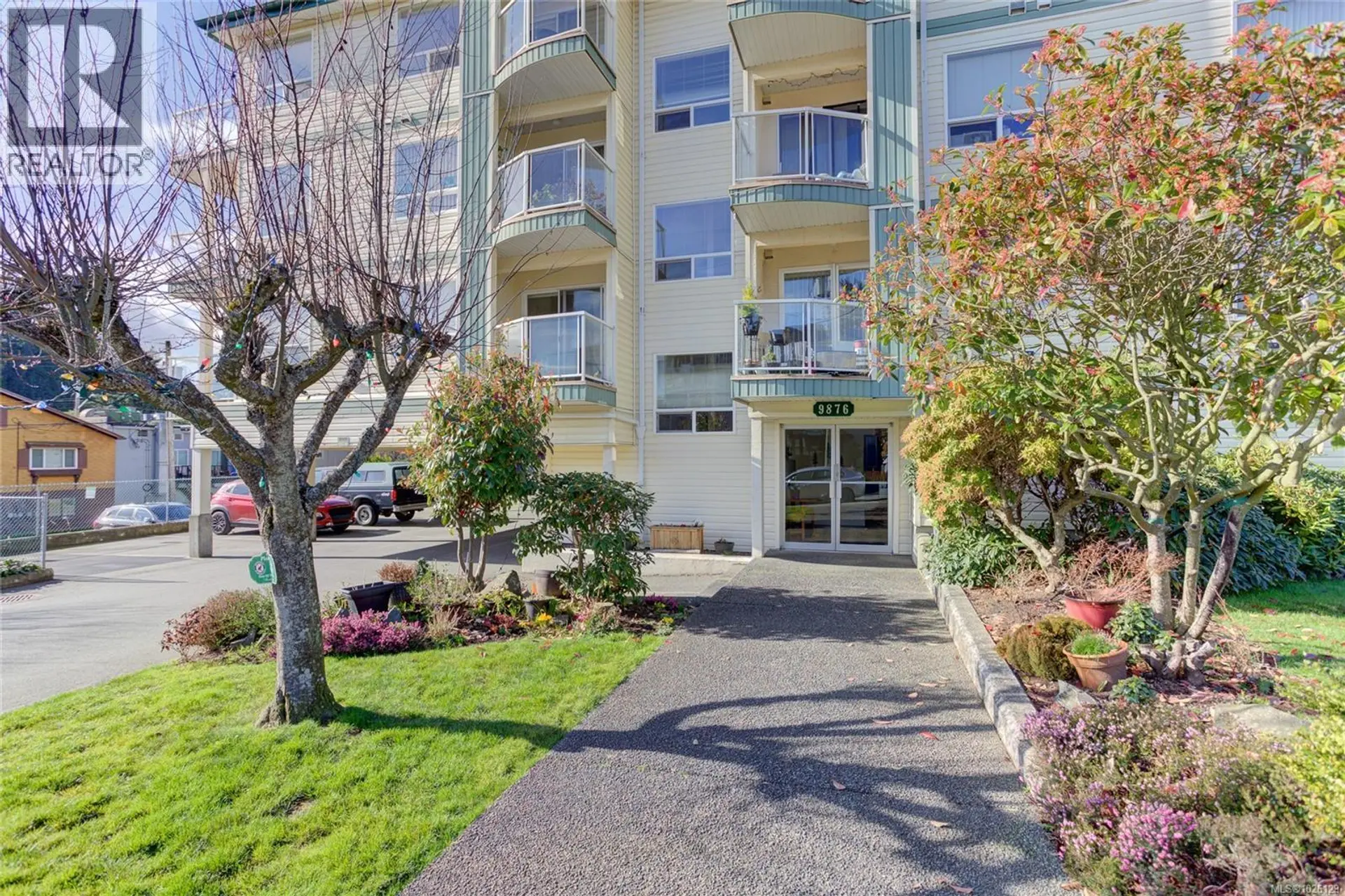 Property at #403 9876 Esplanade St, Chemainus, BC