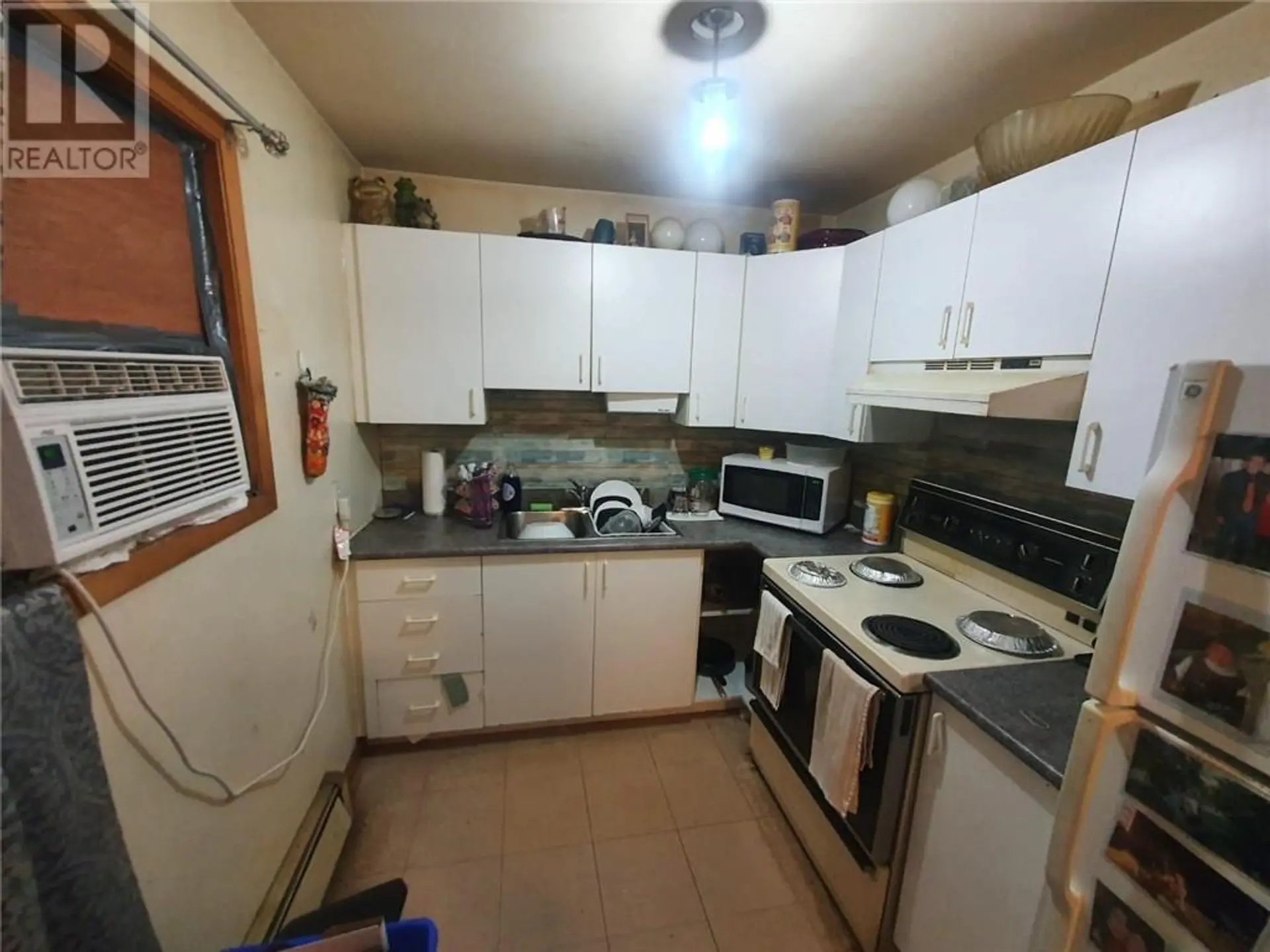332 BURTON AVENUE - Image 6