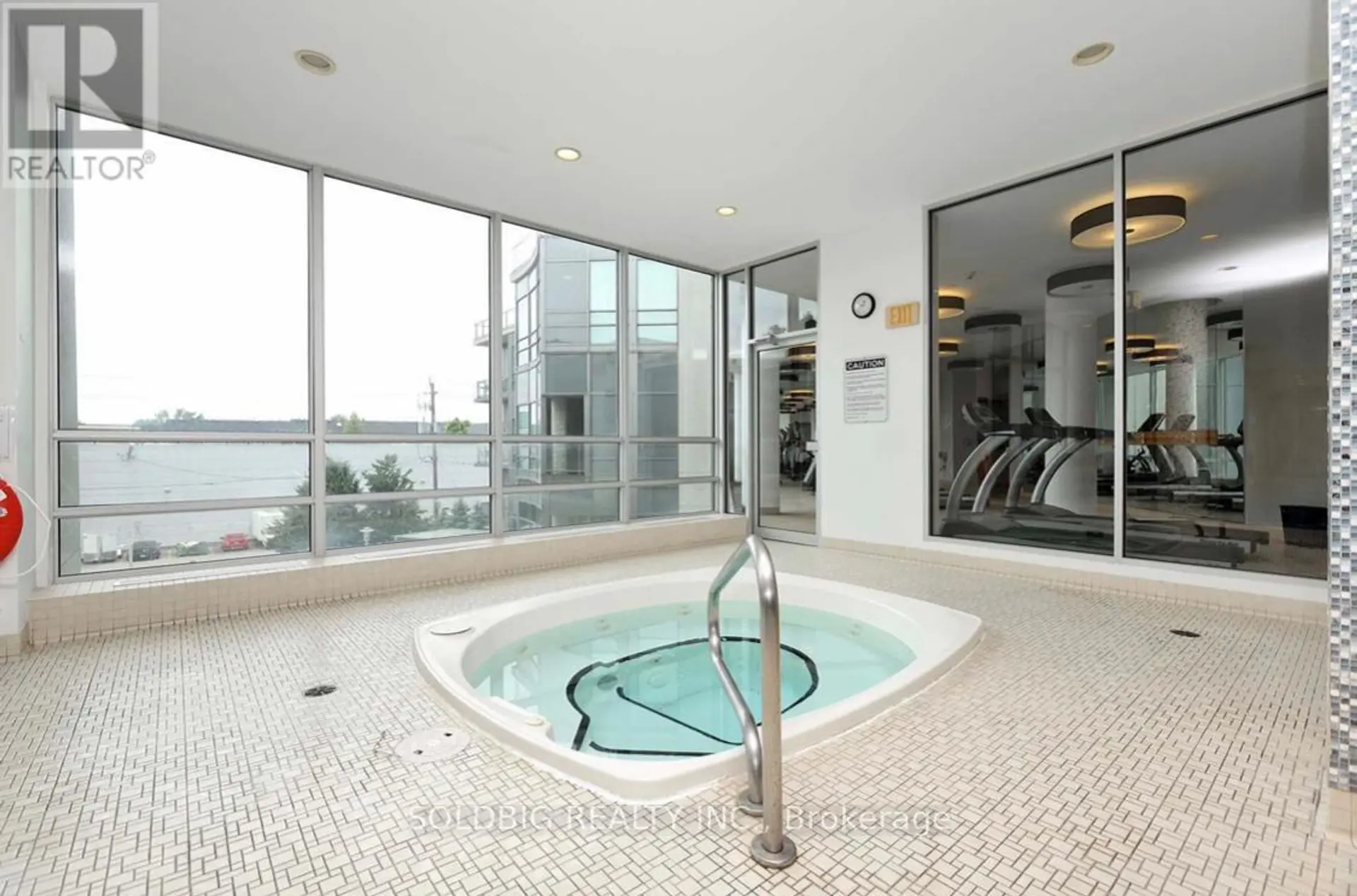 #2004 15 LEGION ROAD - Image 9