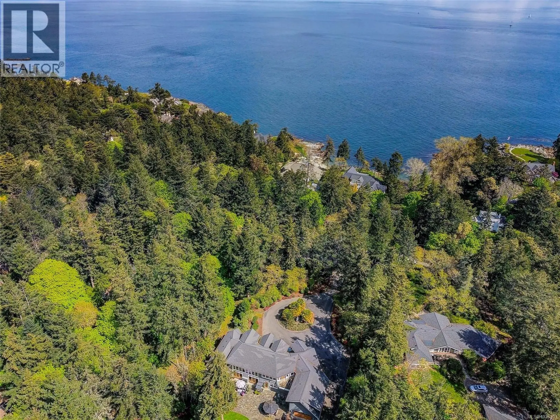 Property at 2615 Queenswood Dr, Saanich, BC