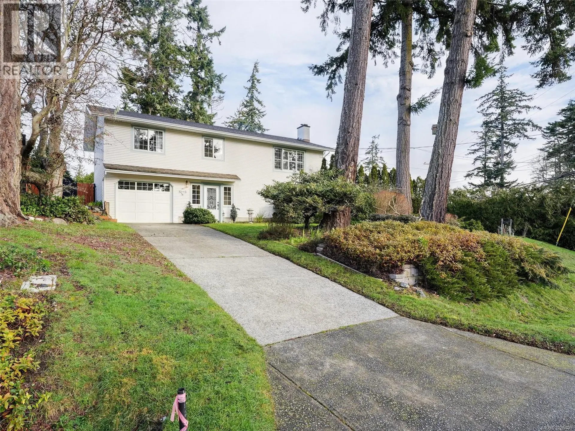 Property at 7058 Wright Rd, Sooke, BC
