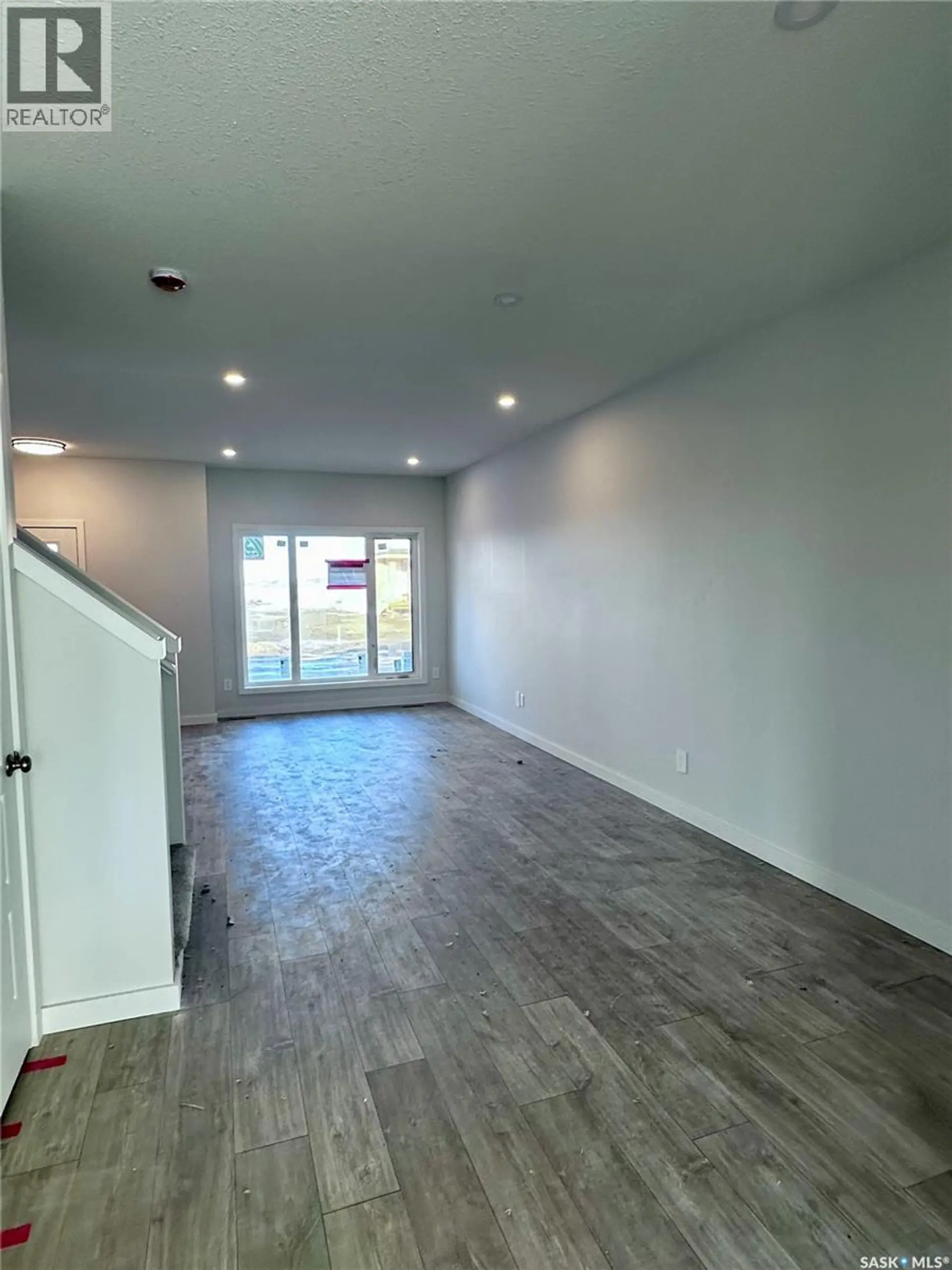 1123 Camden GARDENS - Image 2