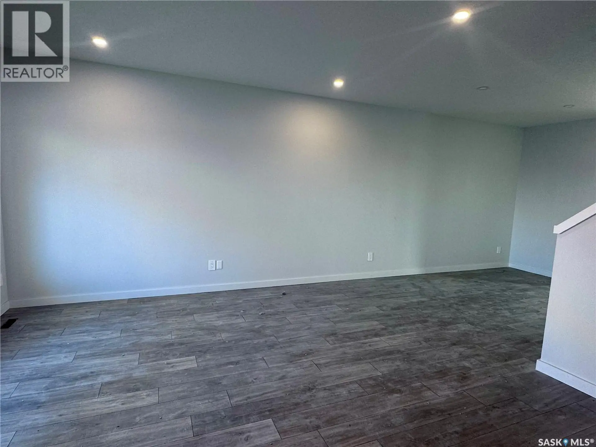 1123 Camden GARDENS - Image 3