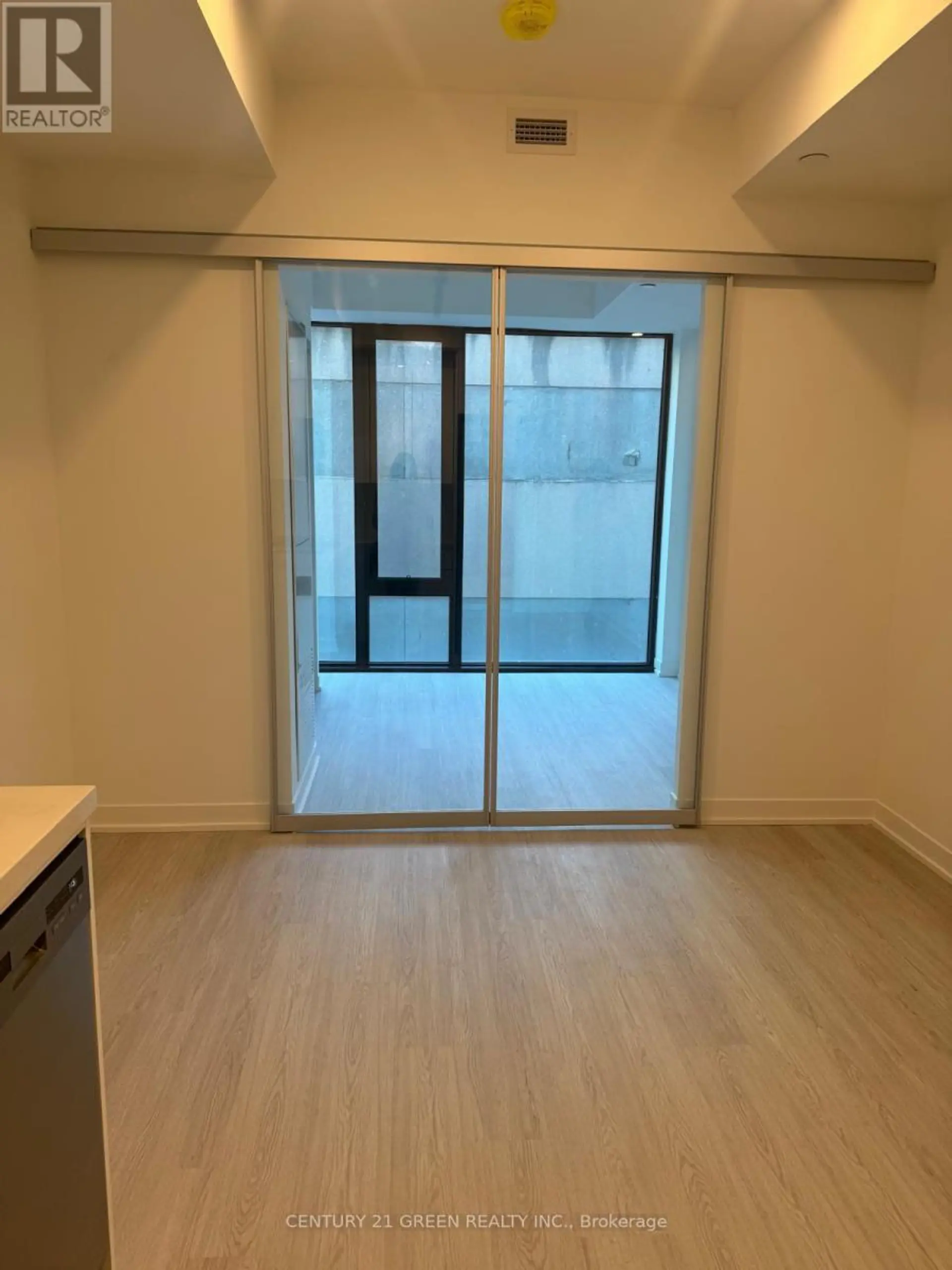 #411 195 MCCAUL STREET - Image 4