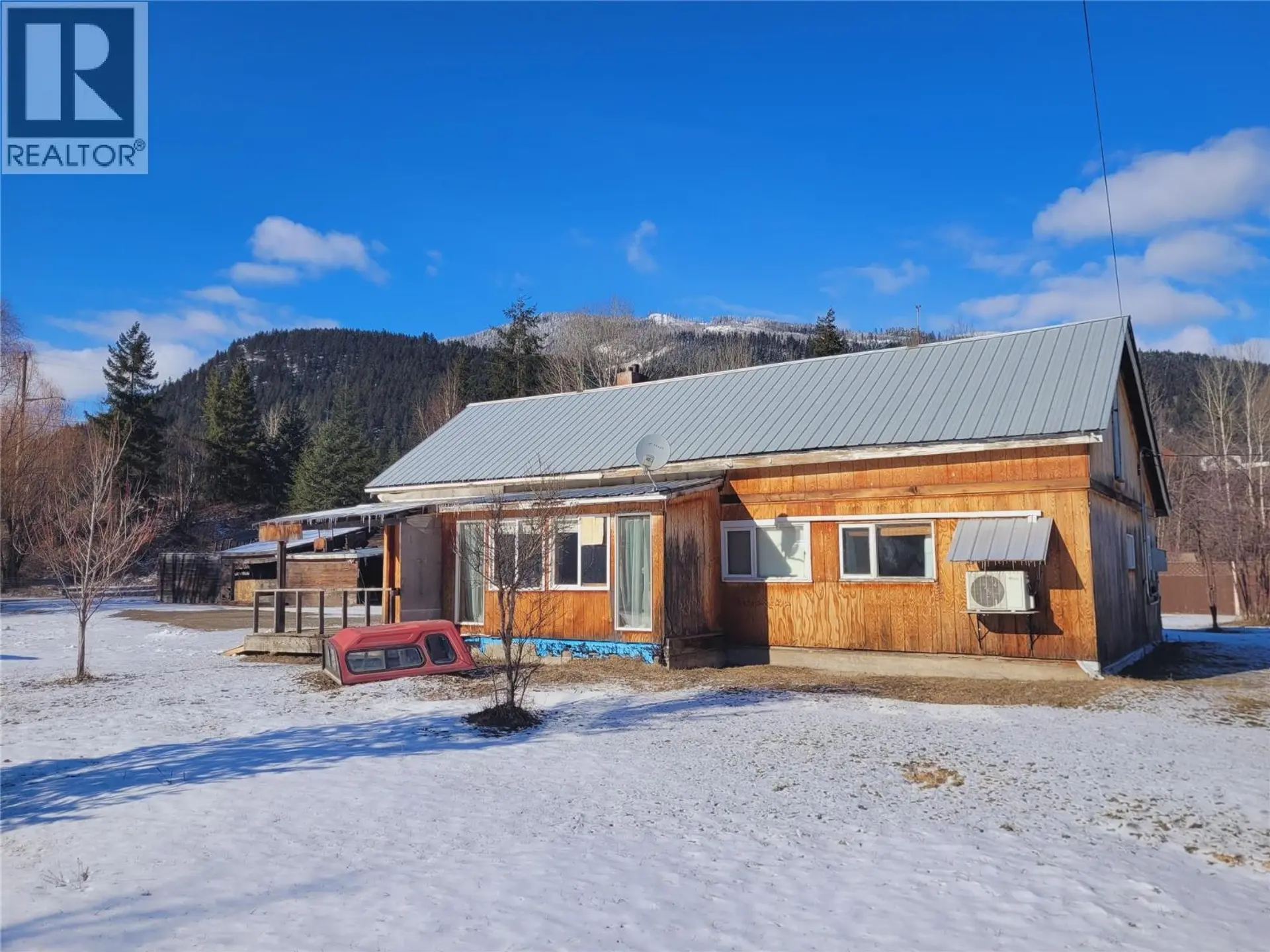 Property at 192 (3104) Vavenby Bridge Road, Vavenby, BC