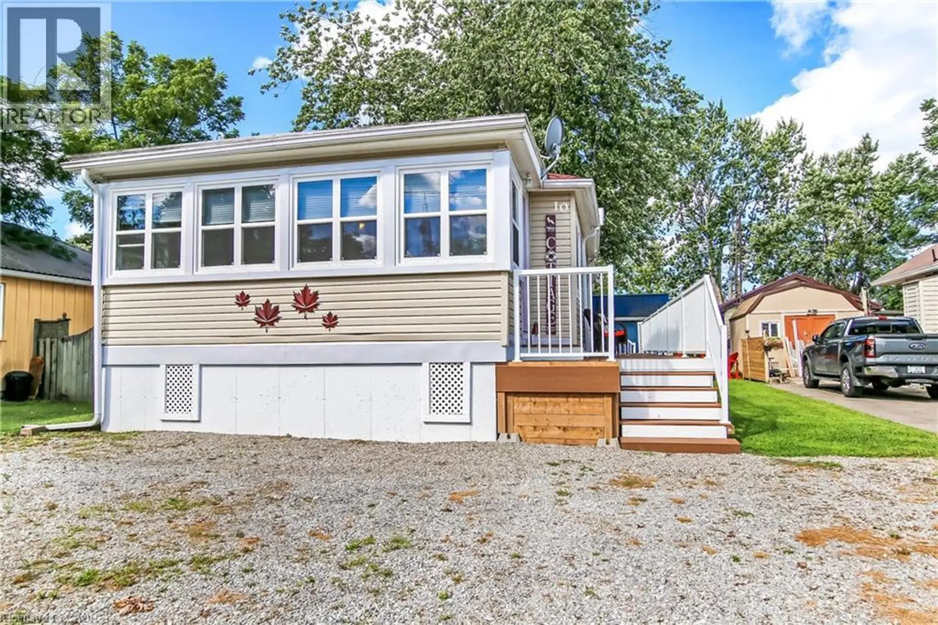 10 FOURTH Avenue - Image 2