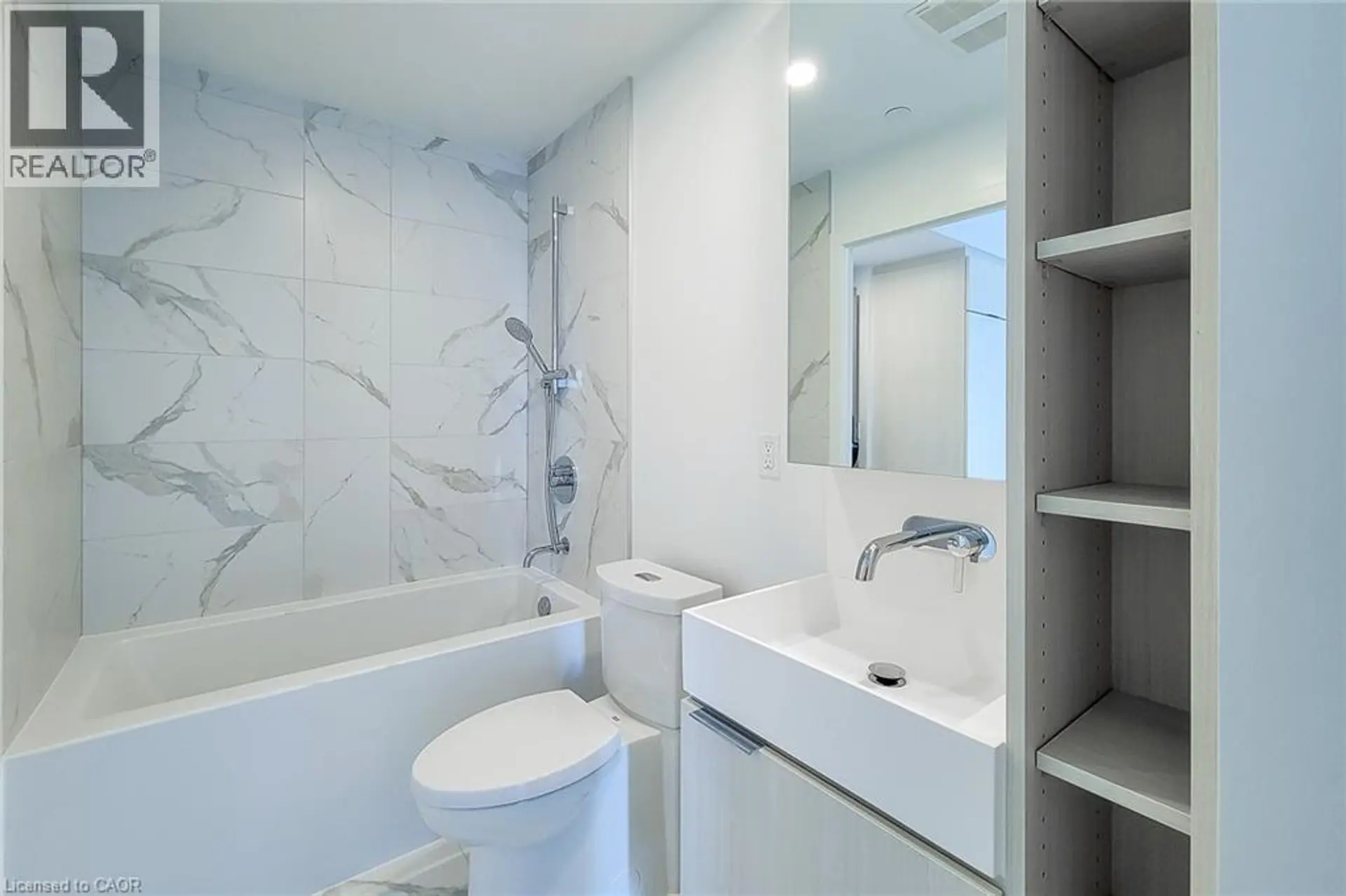 #909 370 MARTHA STREET - Image 12