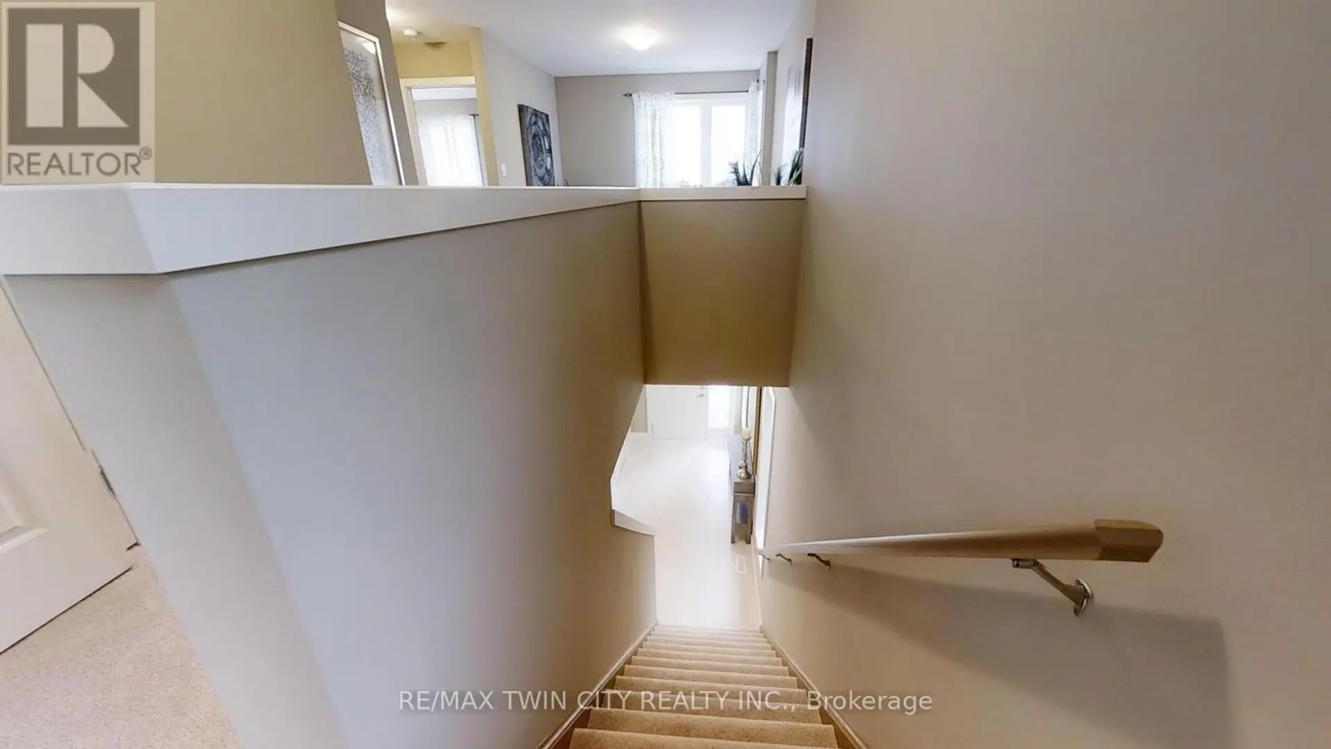 2250 SOUTHPORT CRESCENT - Image 13