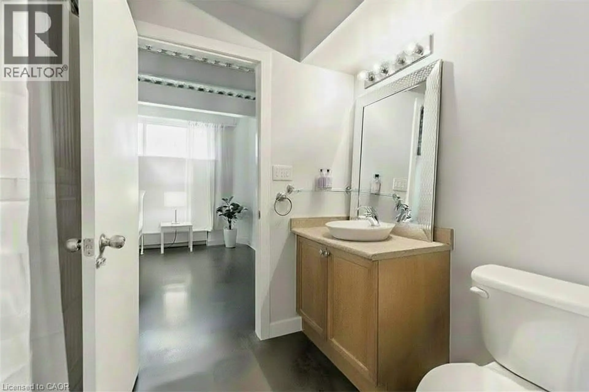 #106 66 BAY Street - Image 20