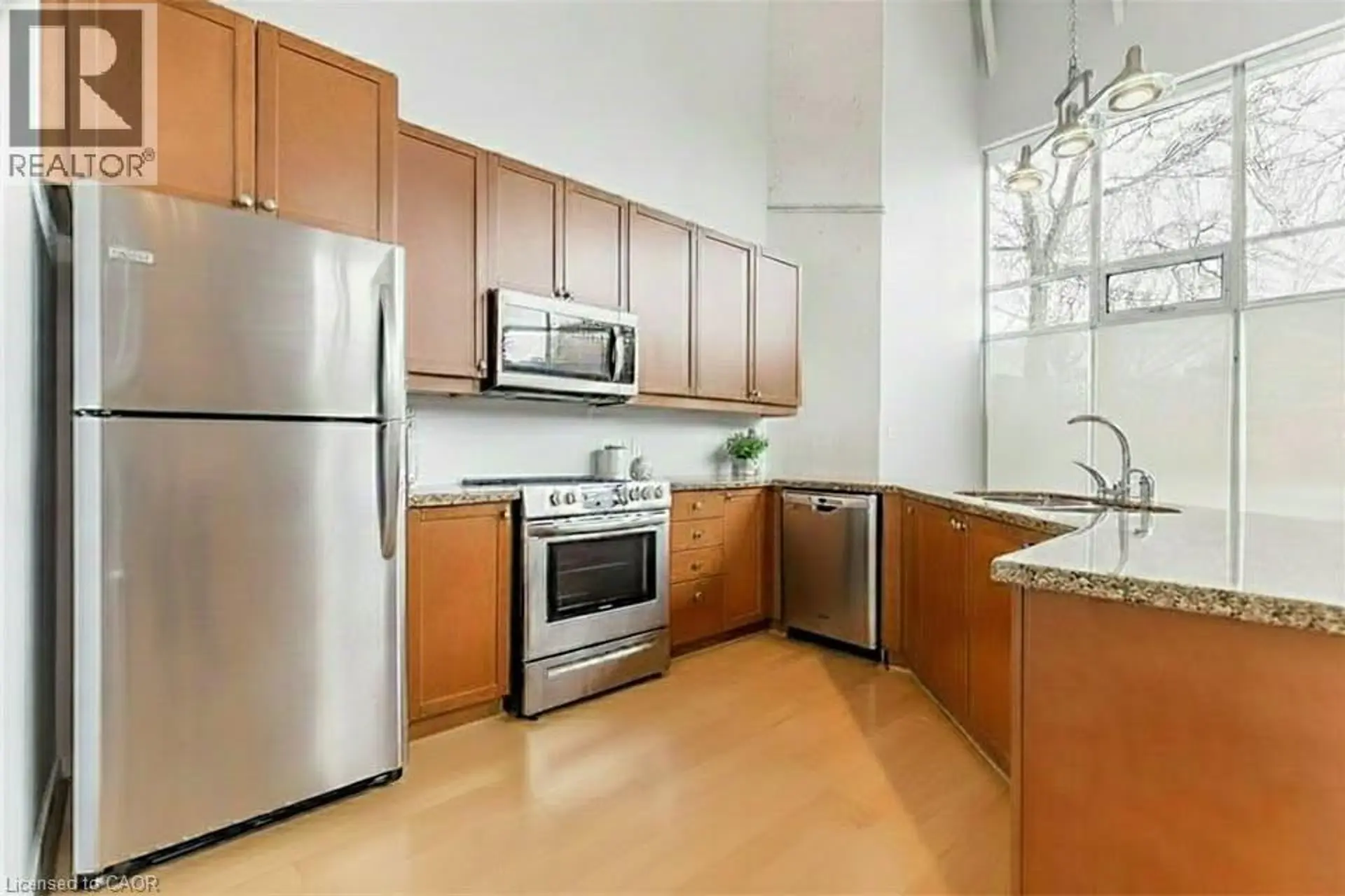 #106 66 BAY Street - Image 8