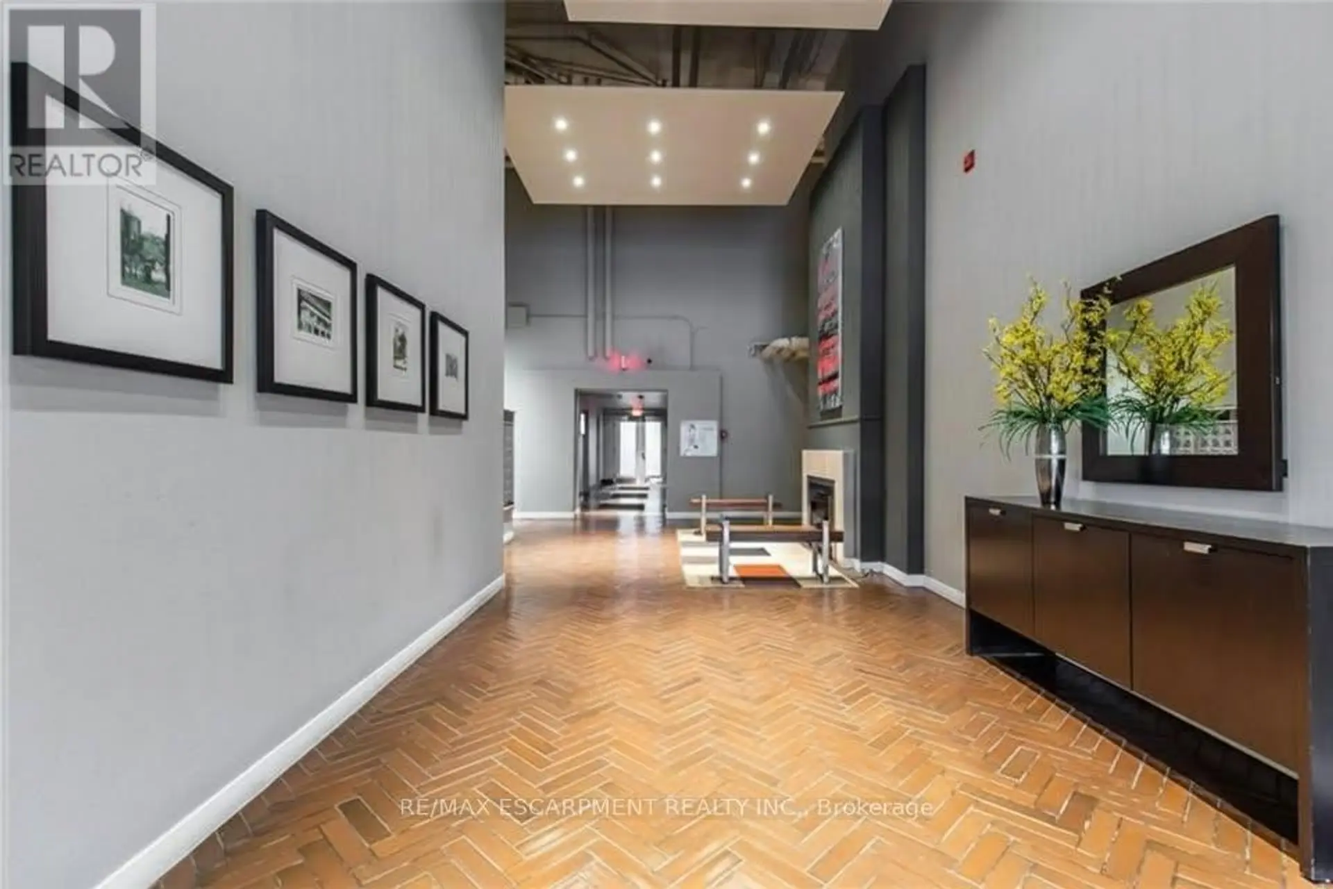 #106 66 BAY STREET S - Image 3